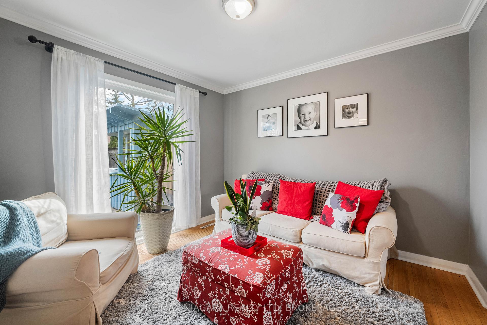 Photo 7 of 10 Shepherds Circle, St. Catharines, Glendale/Glenridge — HOMEH