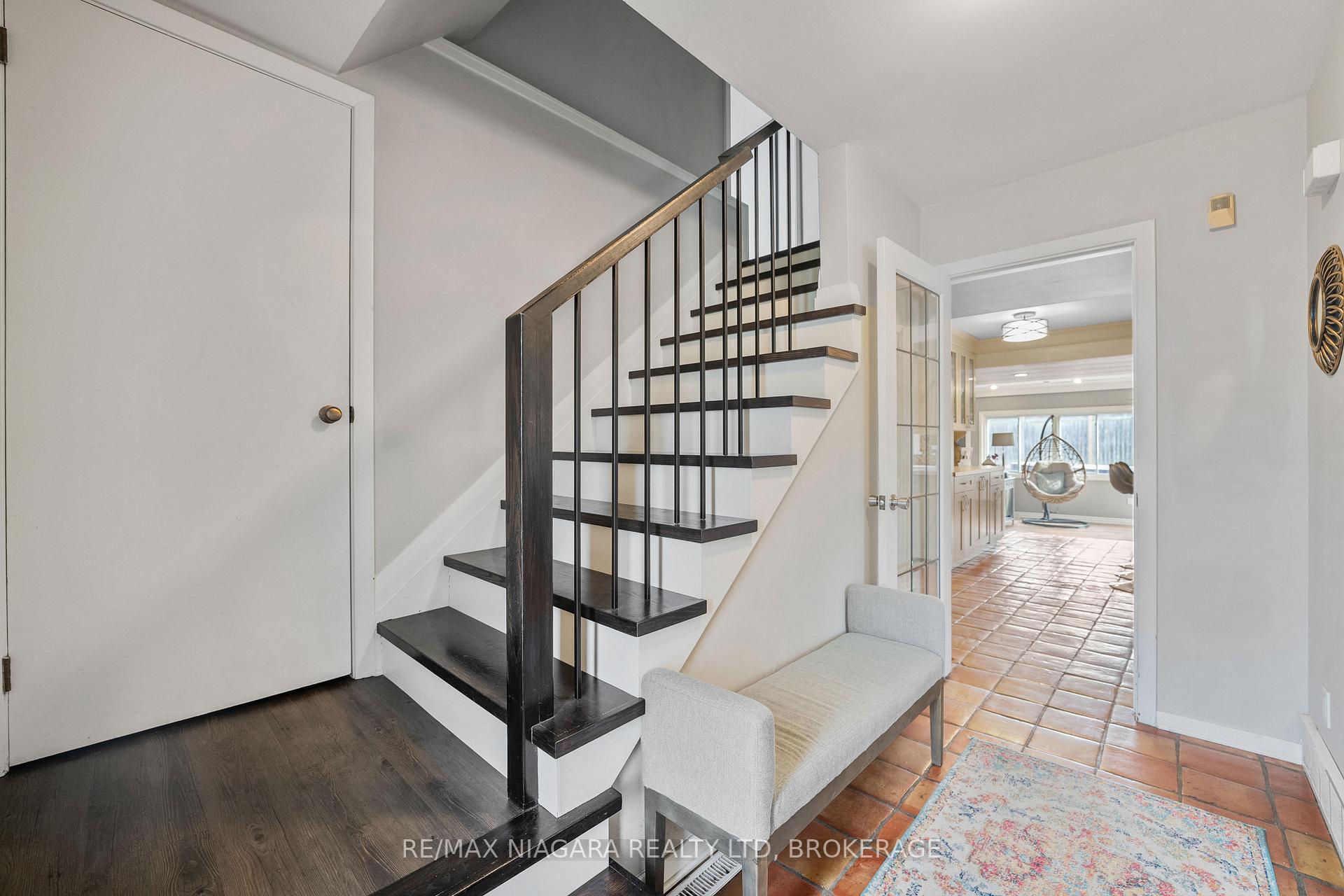 Photo 9 of 10 Shepherds Circle, St. Catharines, Glendale/Glenridge — HOMEH