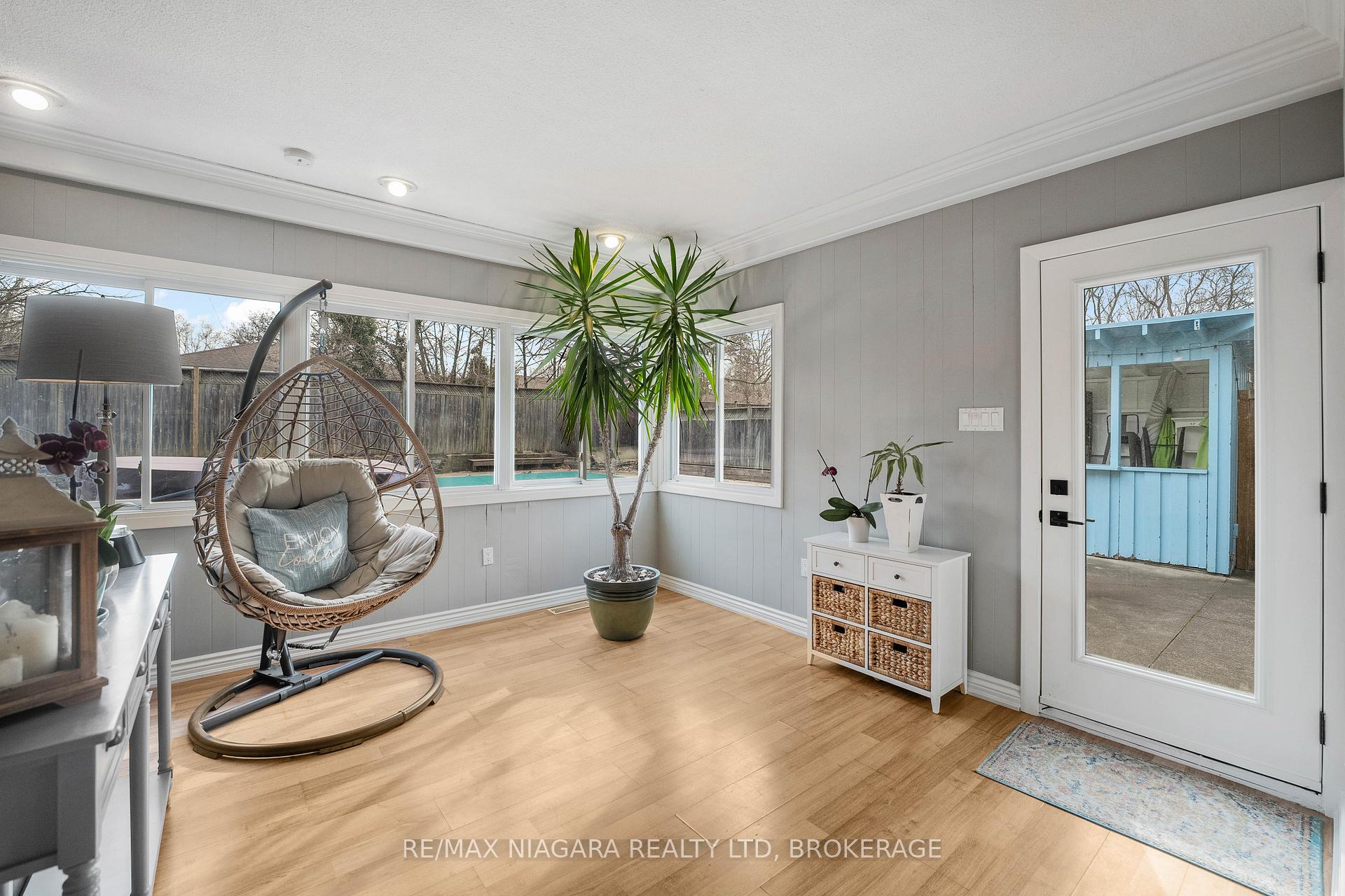 Photo 16 of 10 Shepherds Circle, St. Catharines, Glendale/Glenridge — HOMEH