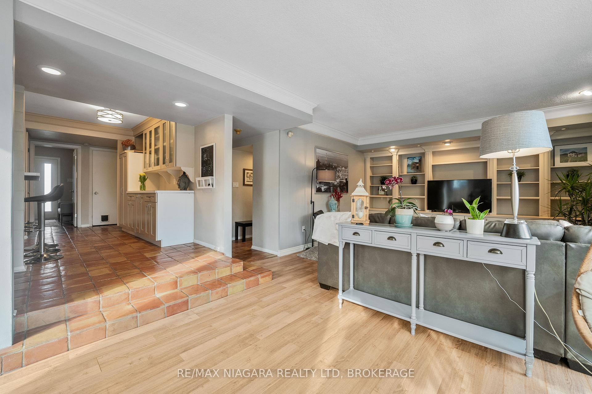 Photo 18 of 10 Shepherds Circle, St. Catharines, Glendale/Glenridge — HOMEH