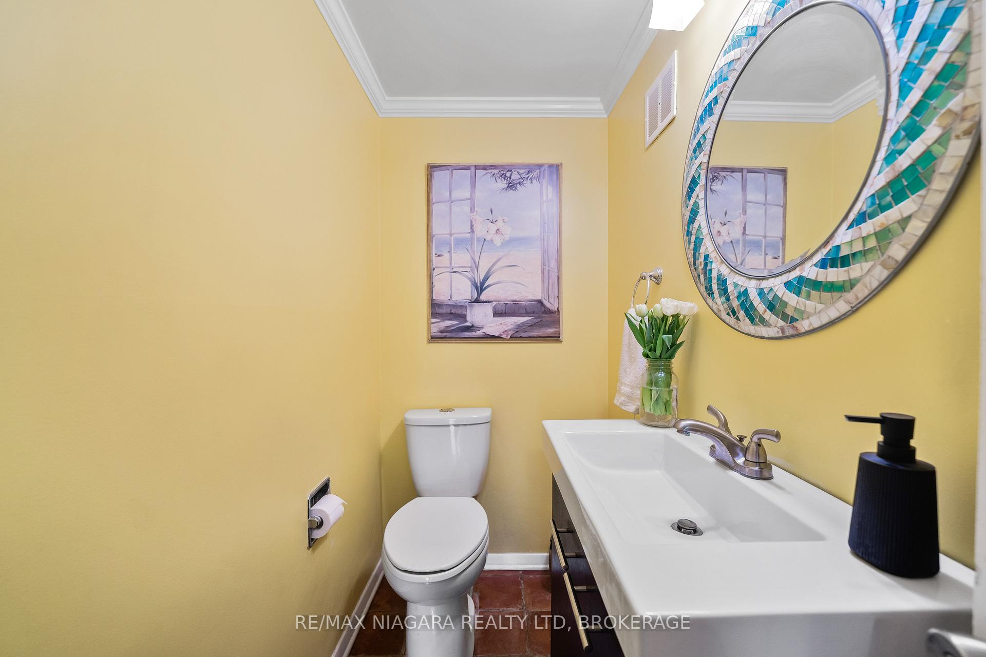 Photo 19 of 10 Shepherds Circle, St. Catharines, Glendale/Glenridge — HOMEH