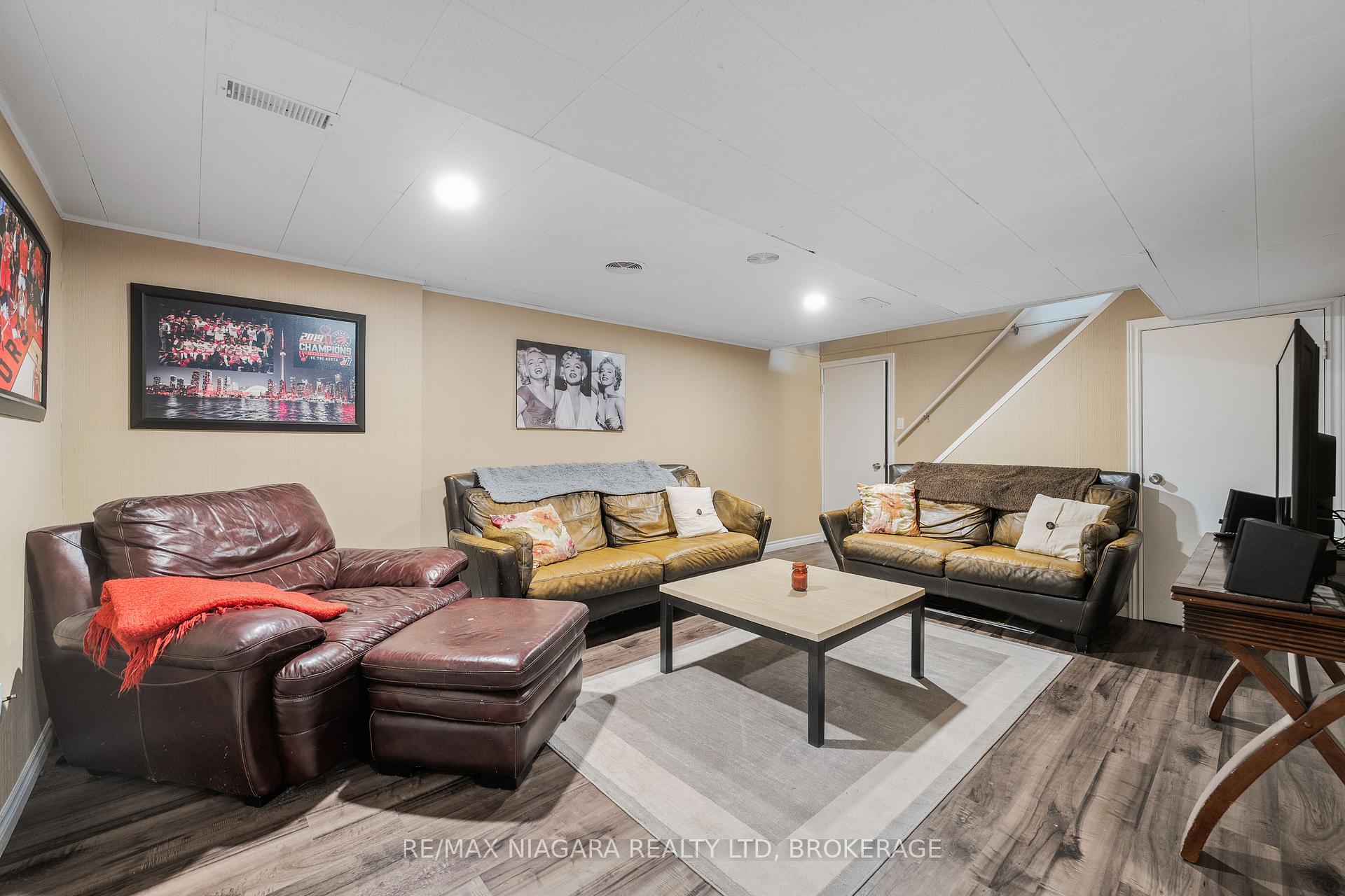 Photo 21 of 10 Shepherds Circle, St. Catharines, Glendale/Glenridge — HOMEH