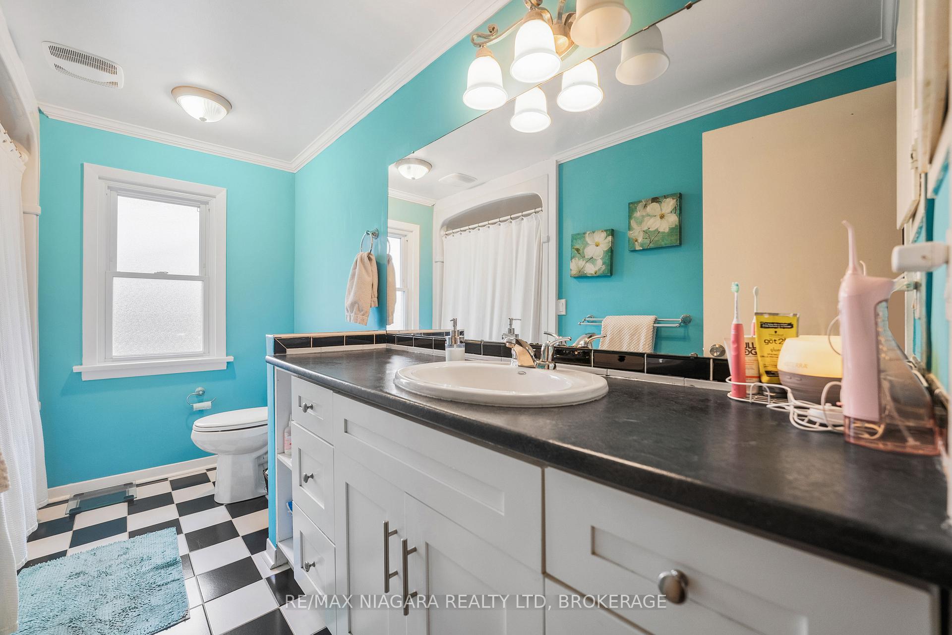 Photo 31 of 10 Shepherds Circle, St. Catharines, Glendale/Glenridge — HOMEH