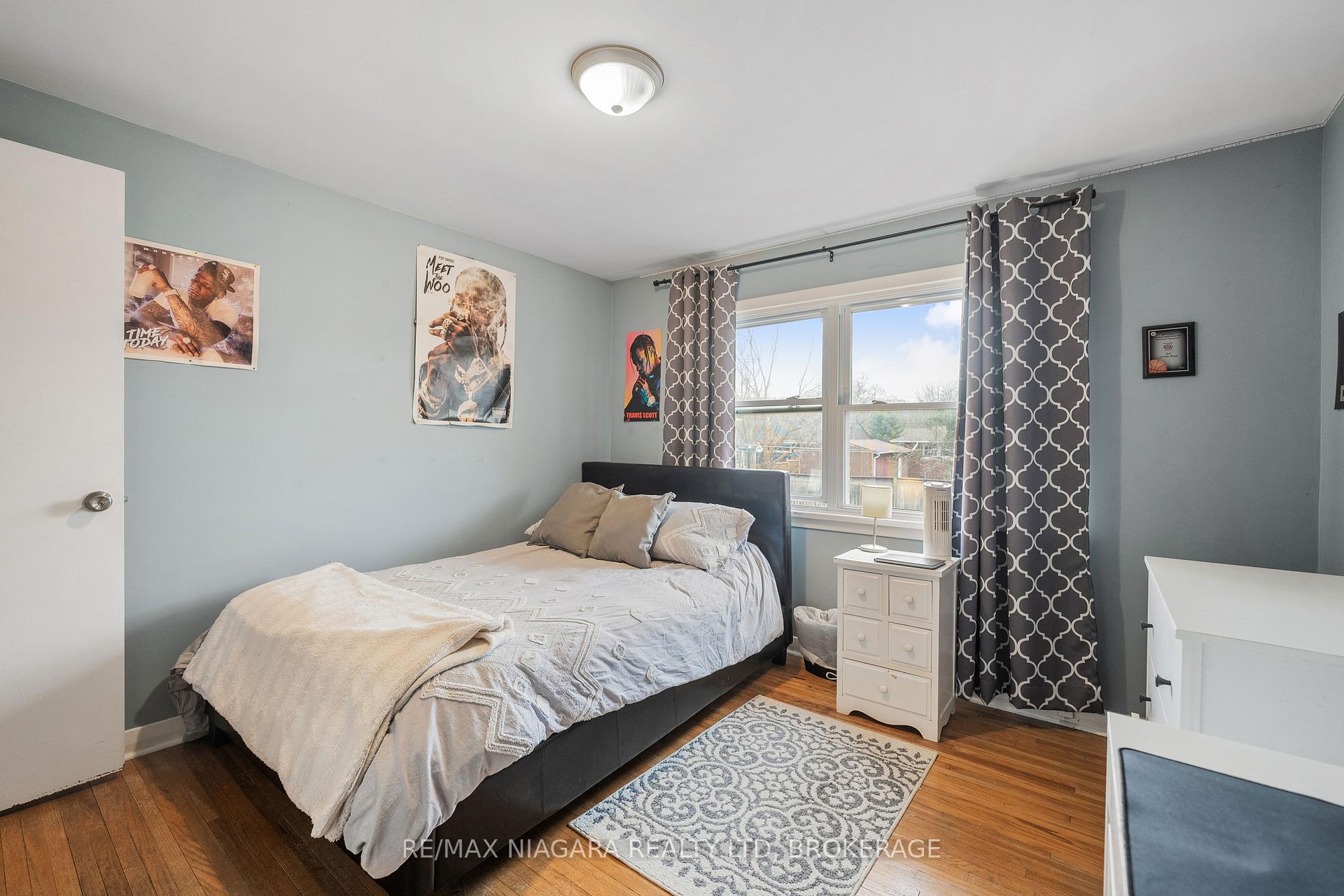 Photo 33 of 10 Shepherds Circle, St. Catharines, Glendale/Glenridge — HOMEH