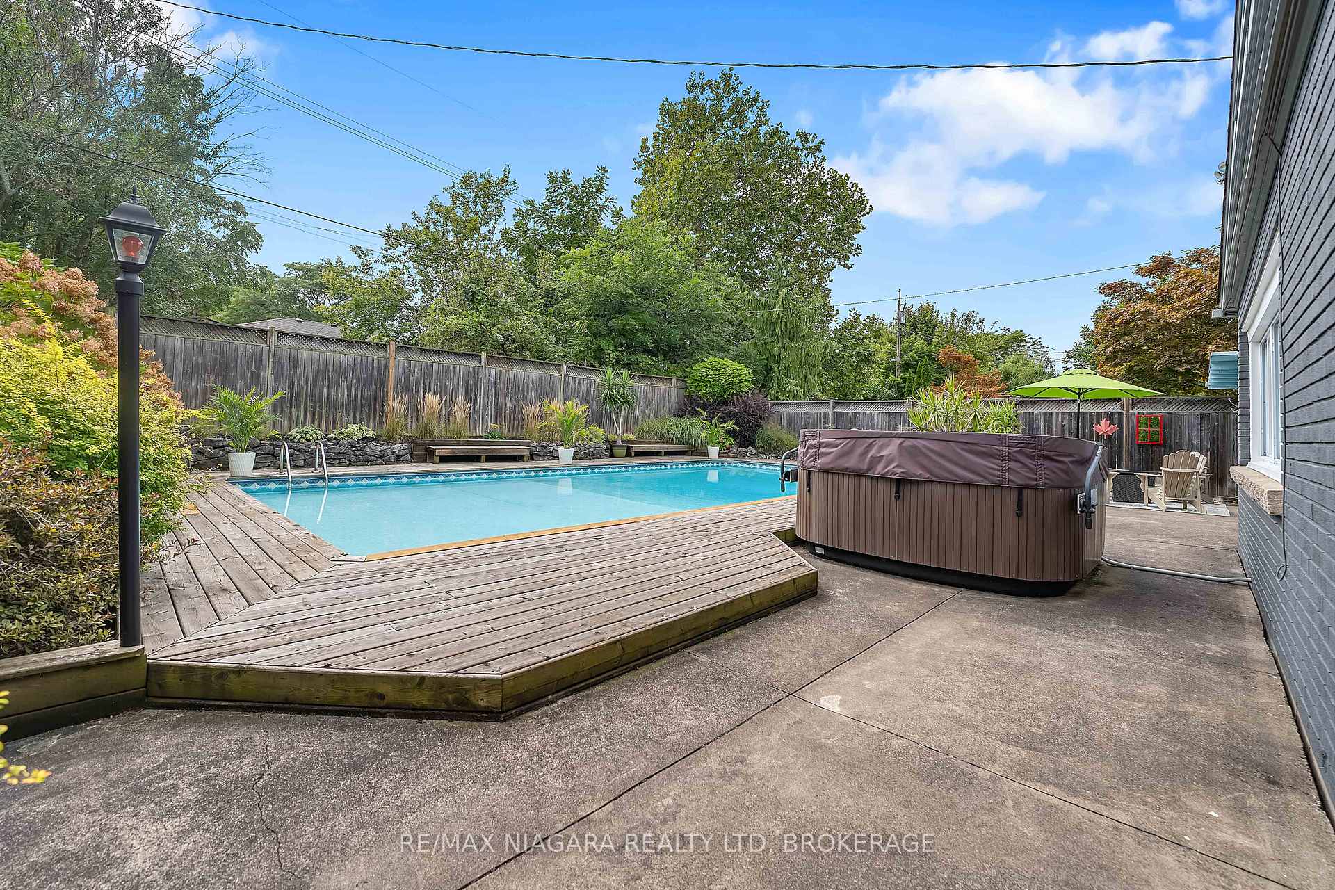 Photo 36 of 10 Shepherds Circle, St. Catharines, Glendale/Glenridge — HOMEH