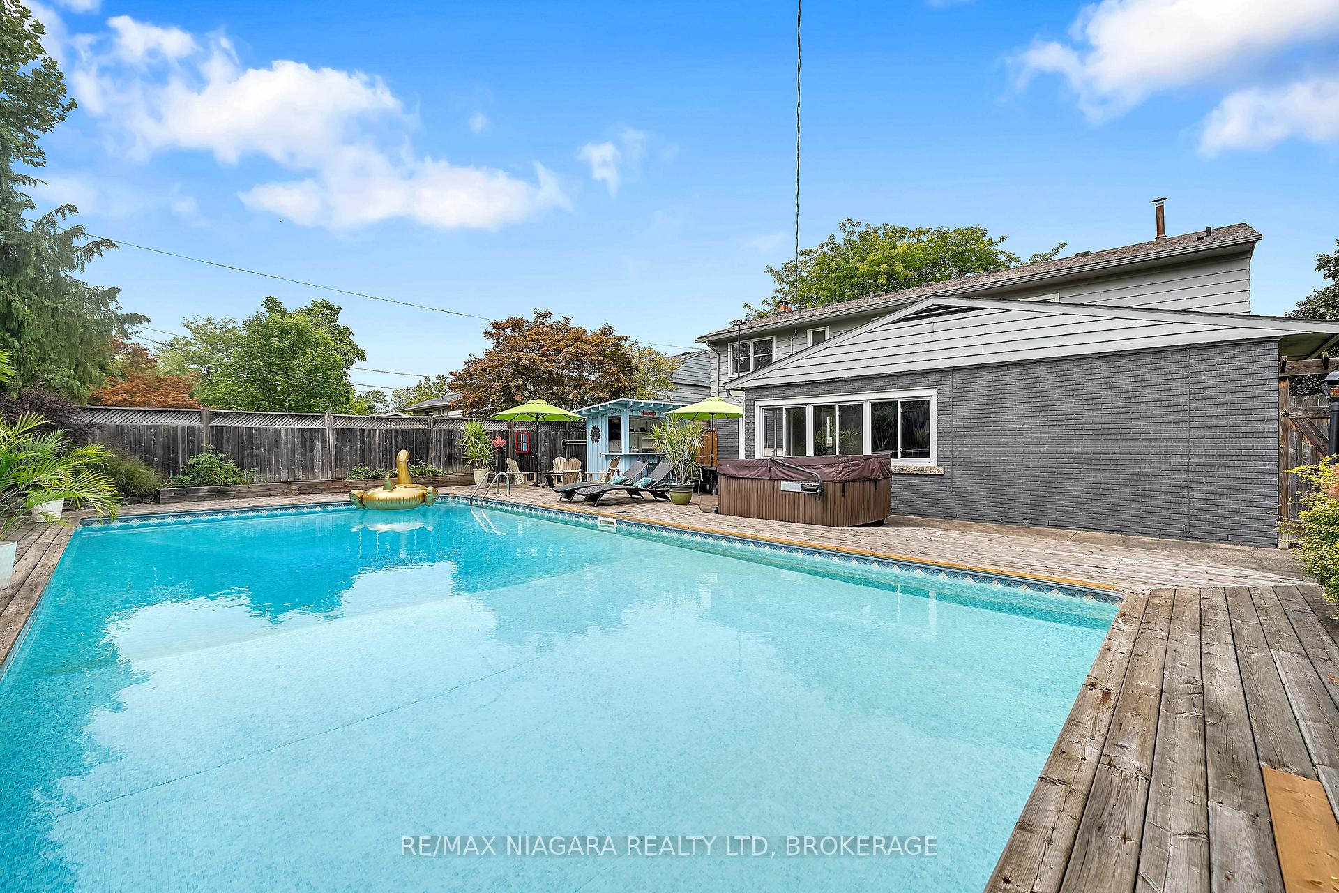 Photo 38 of 10 Shepherds Circle, St. Catharines, Glendale/Glenridge — HOMEH