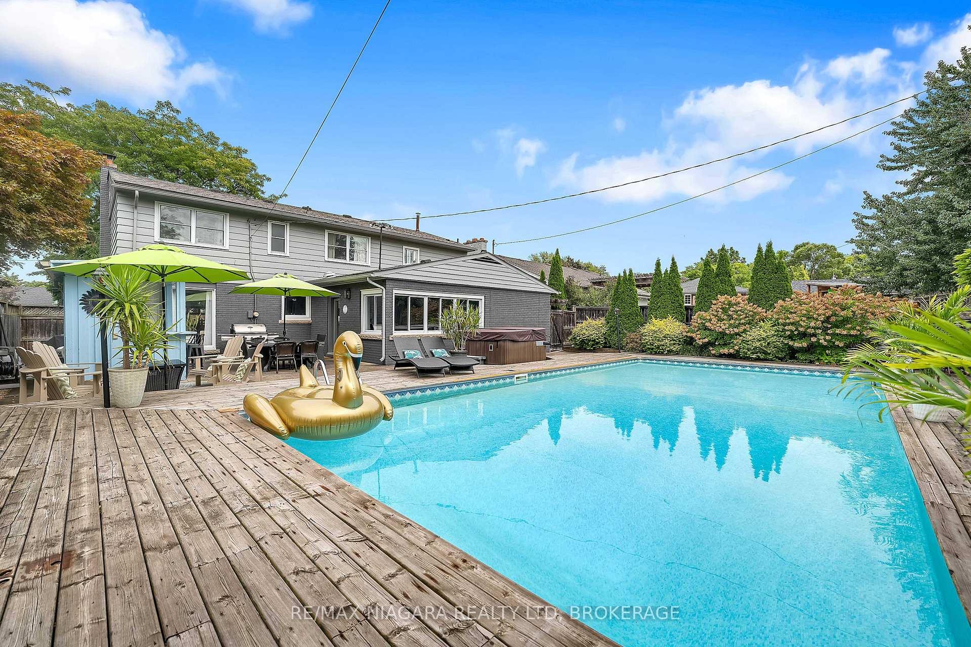 Photo 40 of 10 Shepherds Circle, St. Catharines, Glendale/Glenridge — HOMEH