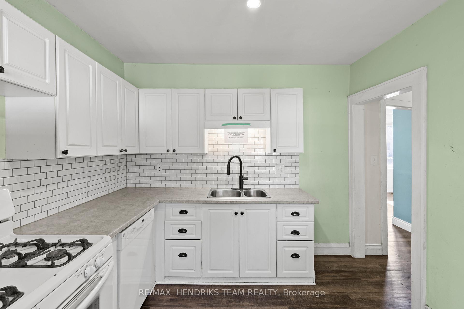 Photo 16 of 69 Parkview Road, St. Catharines, Facer — HOMEH