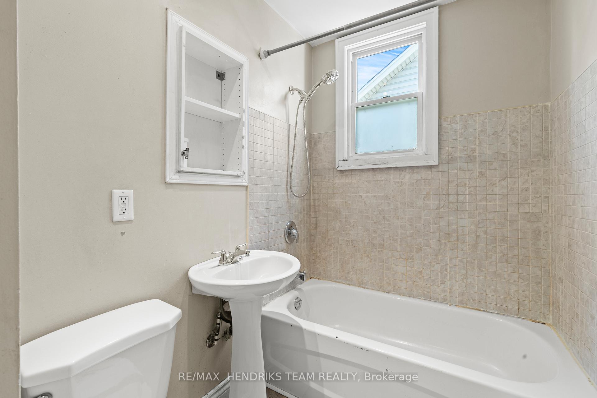 Photo 20 of 69 Parkview Road, St. Catharines, Facer — HOMEH