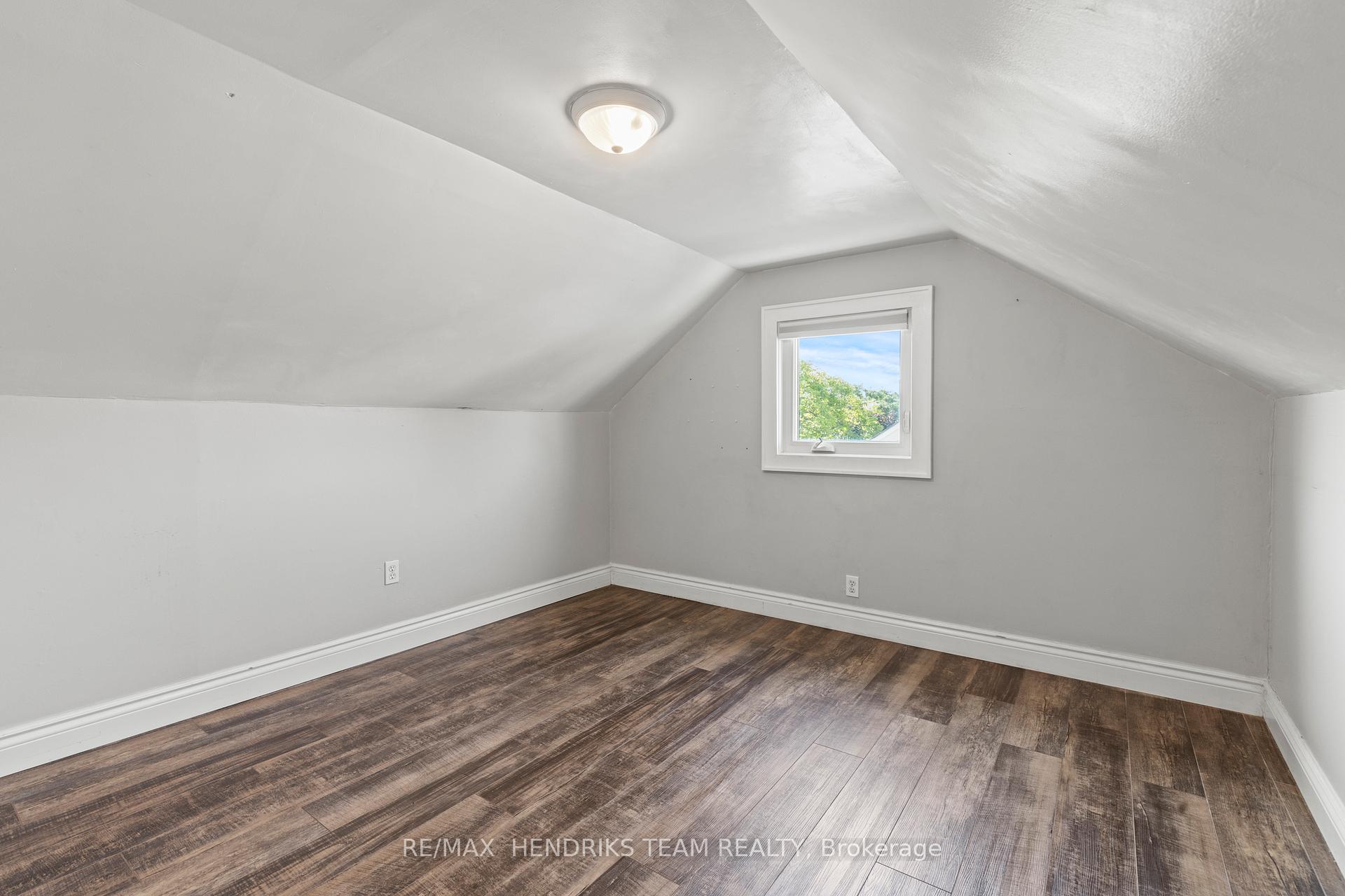 Photo 23 of 69 Parkview Road, St. Catharines, Facer — HOMEH