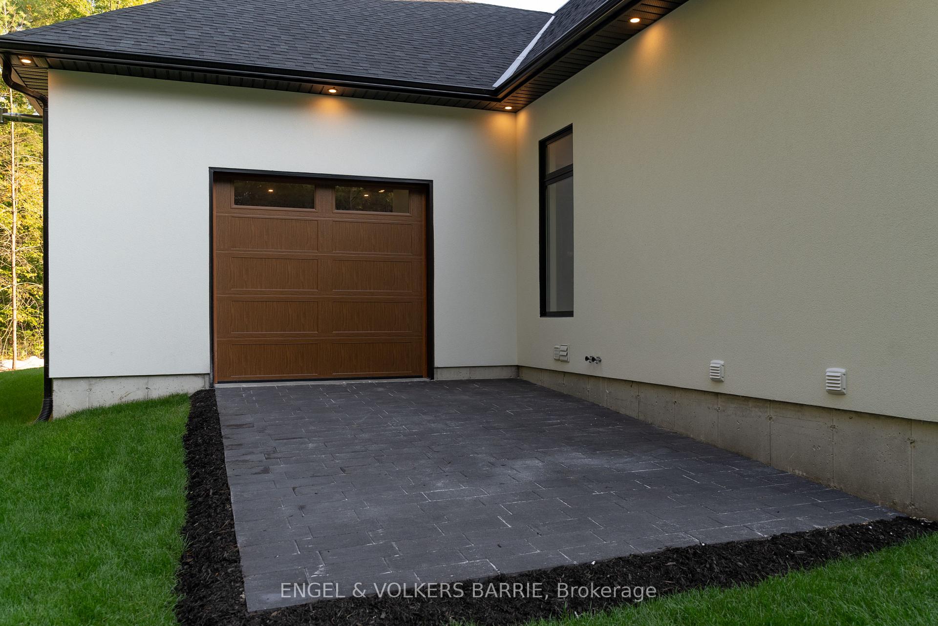 Photo 37 of 33 Marni Lane, Springwater, Rural Springwater — HOMEH