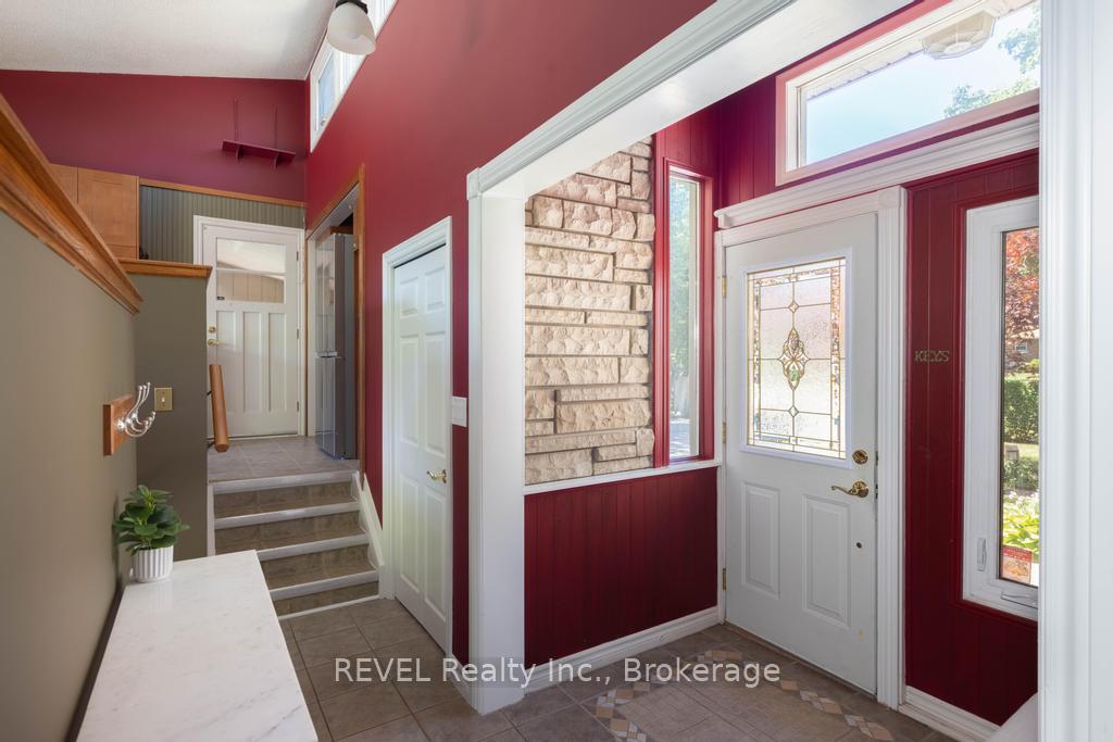 Photo 6 of 546 Geneva Street, St. Catharines, Vine/Linwell — HOMEH
