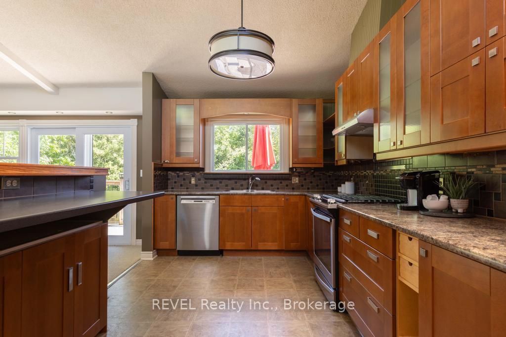 Photo 15 of 546 Geneva Street, St. Catharines, Vine/Linwell — HOMEH