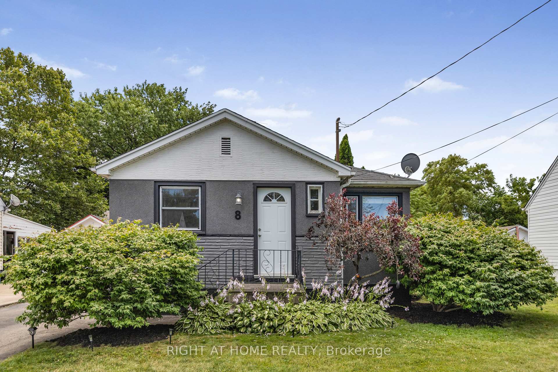 Photo 5 of 8 Admiral Road, St. Catharines, Secord Woods — HOMEH
