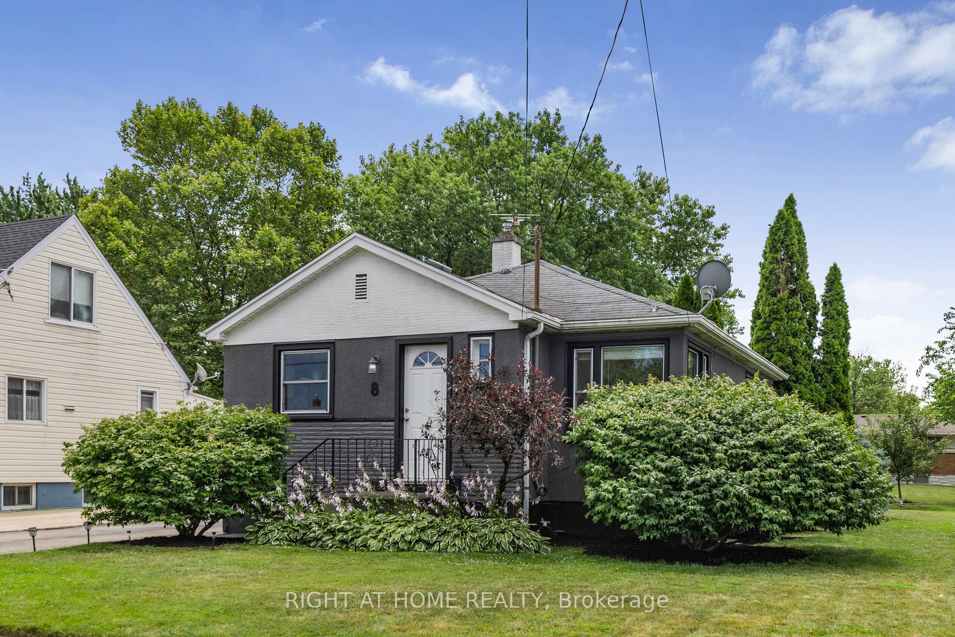 Photo 6 of 8 Admiral Road, St. Catharines, Secord Woods — HOMEH
