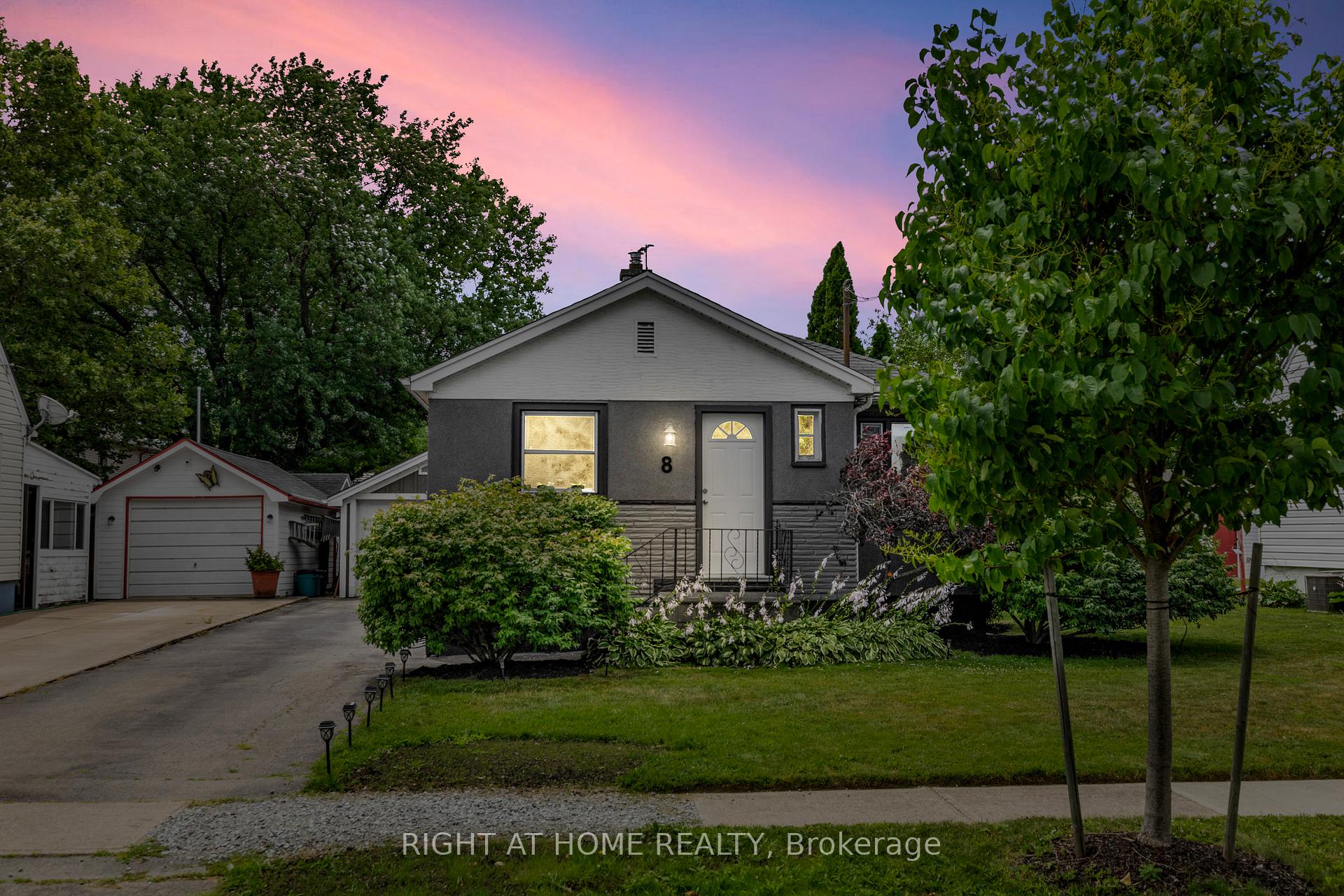 Photo 8 of 8 Admiral Road, St. Catharines, Secord Woods — HOMEH