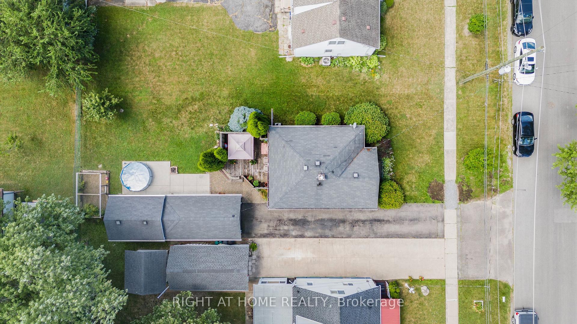 Photo 9 of 8 Admiral Road, St. Catharines, Secord Woods — HOMEH