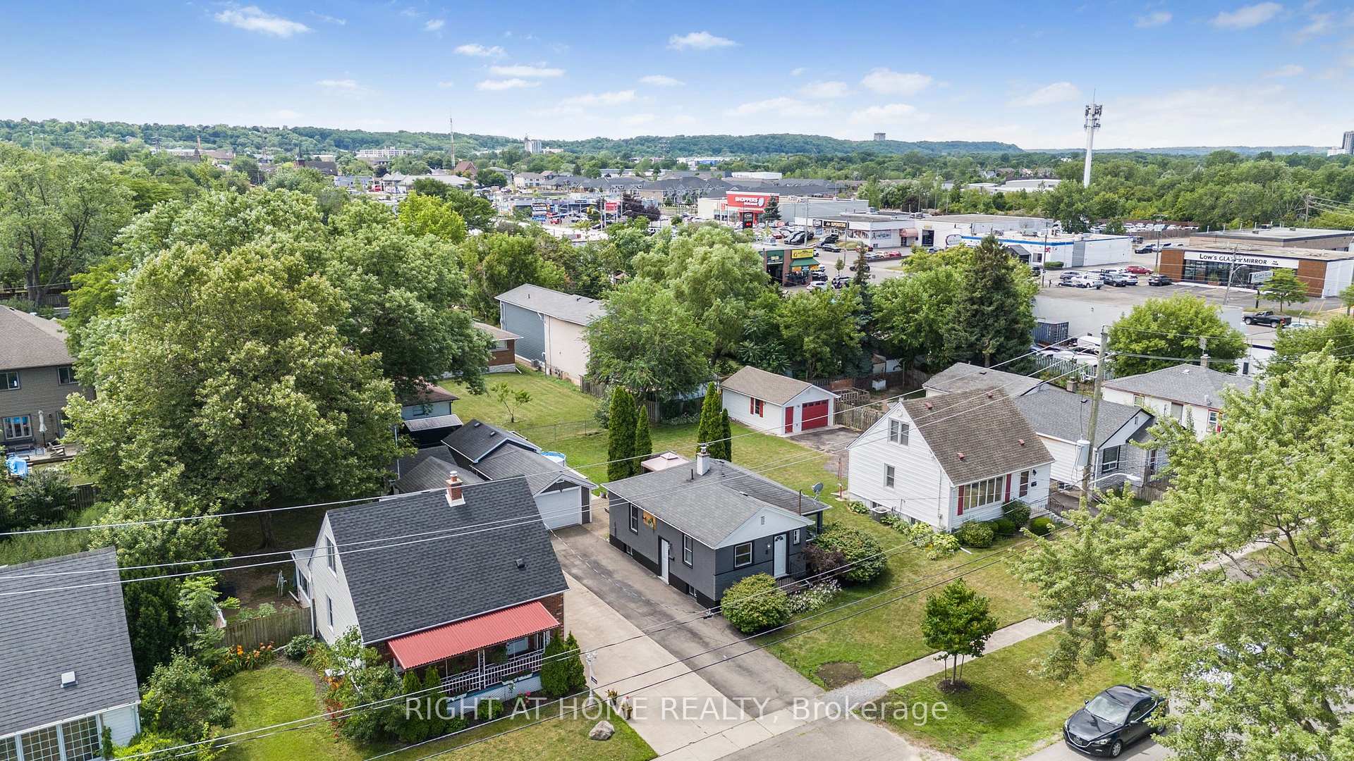 Photo 11 of 8 Admiral Road, St. Catharines, Secord Woods — HOMEH