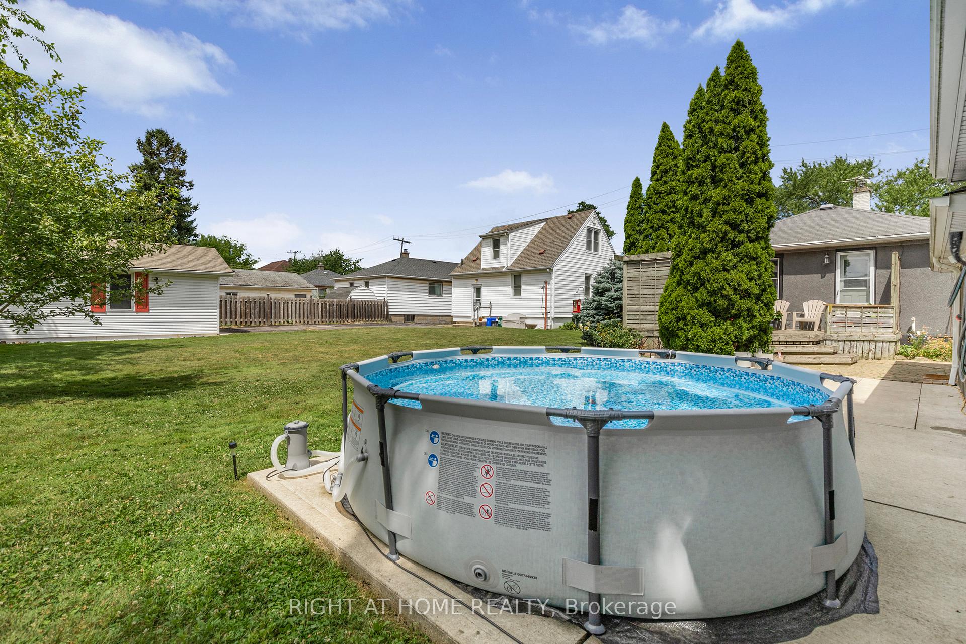 Photo 18 of 8 Admiral Road, St. Catharines, Secord Woods — HOMEH