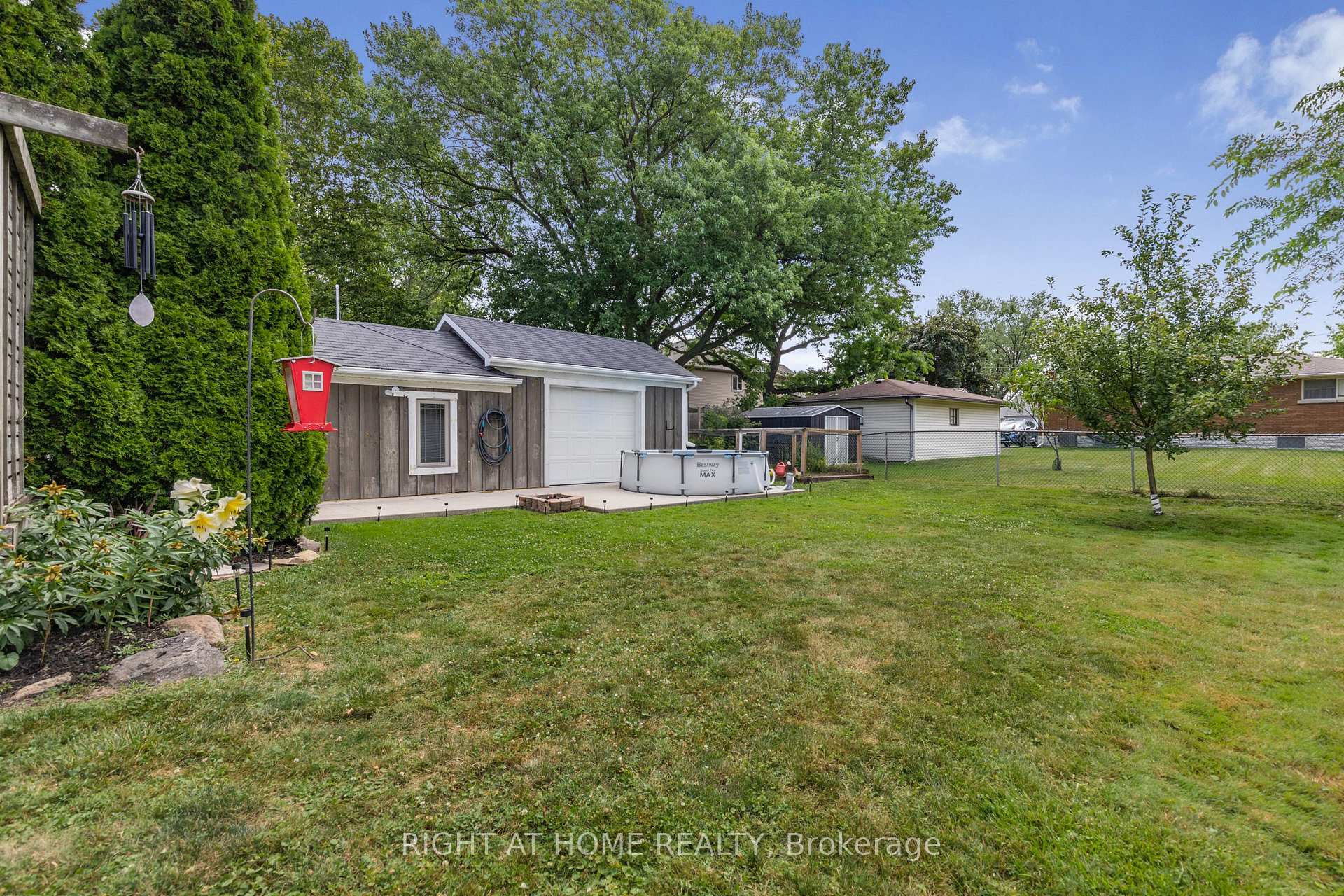 Photo 19 of 8 Admiral Road, St. Catharines, Secord Woods — HOMEH