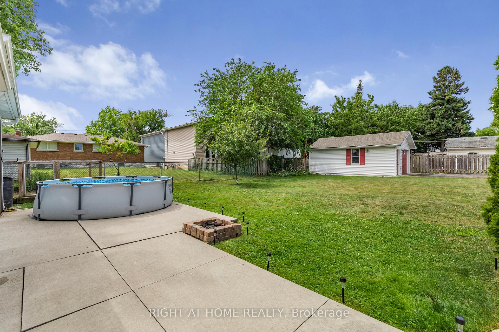 Photo 20 of 8 Admiral Road, St. Catharines, Secord Woods — HOMEH