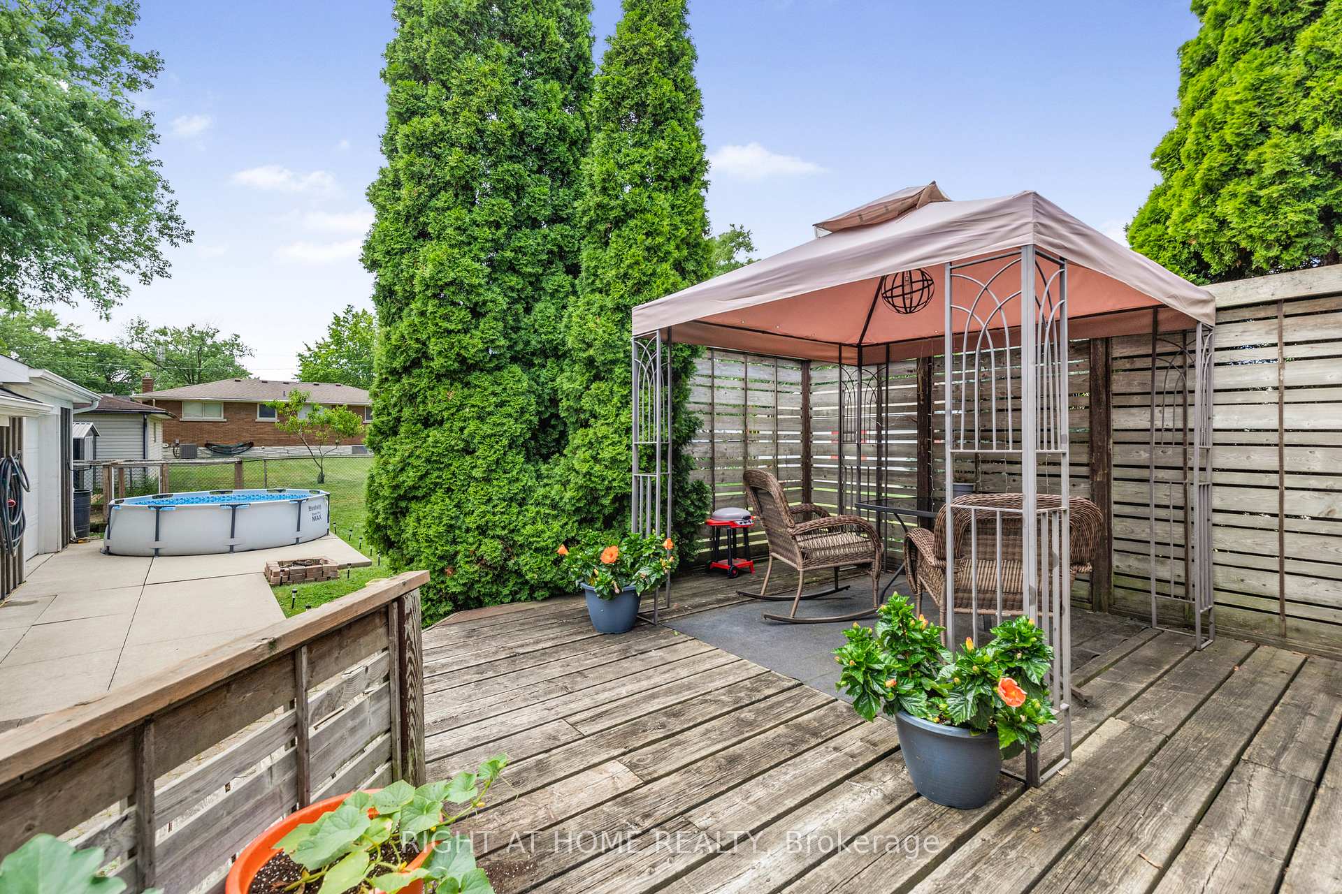 Photo 21 of 8 Admiral Road, St. Catharines, Secord Woods — HOMEH