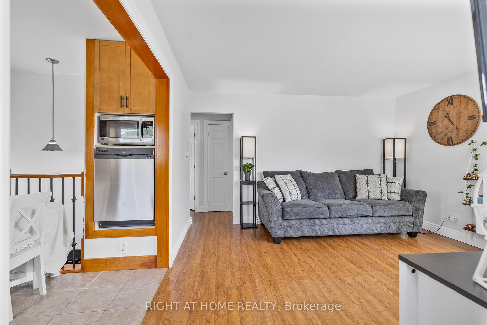 Photo 26 of 8 Admiral Road, St. Catharines, Secord Woods — HOMEH