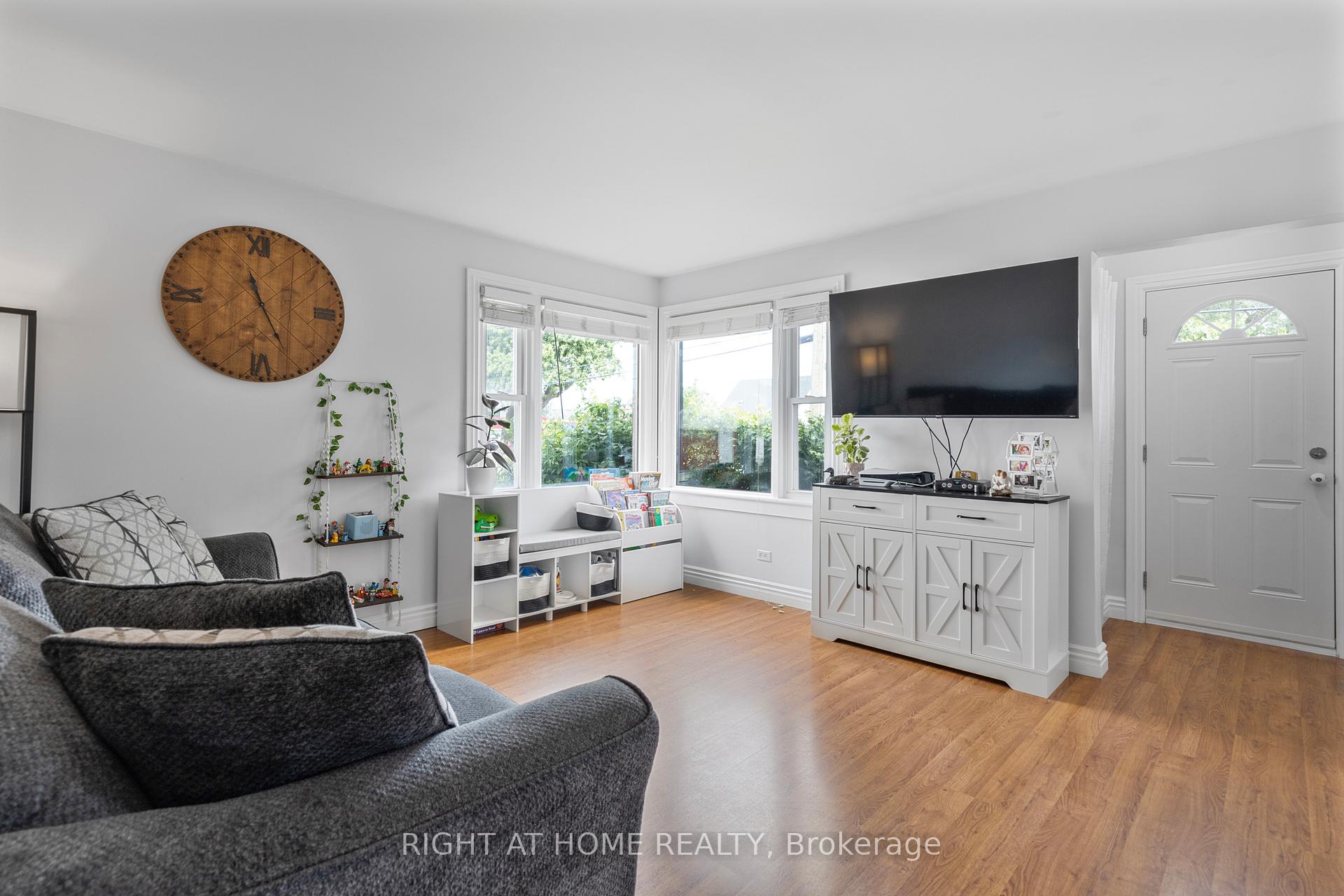 Photo 27 of 8 Admiral Road, St. Catharines, Secord Woods — HOMEH