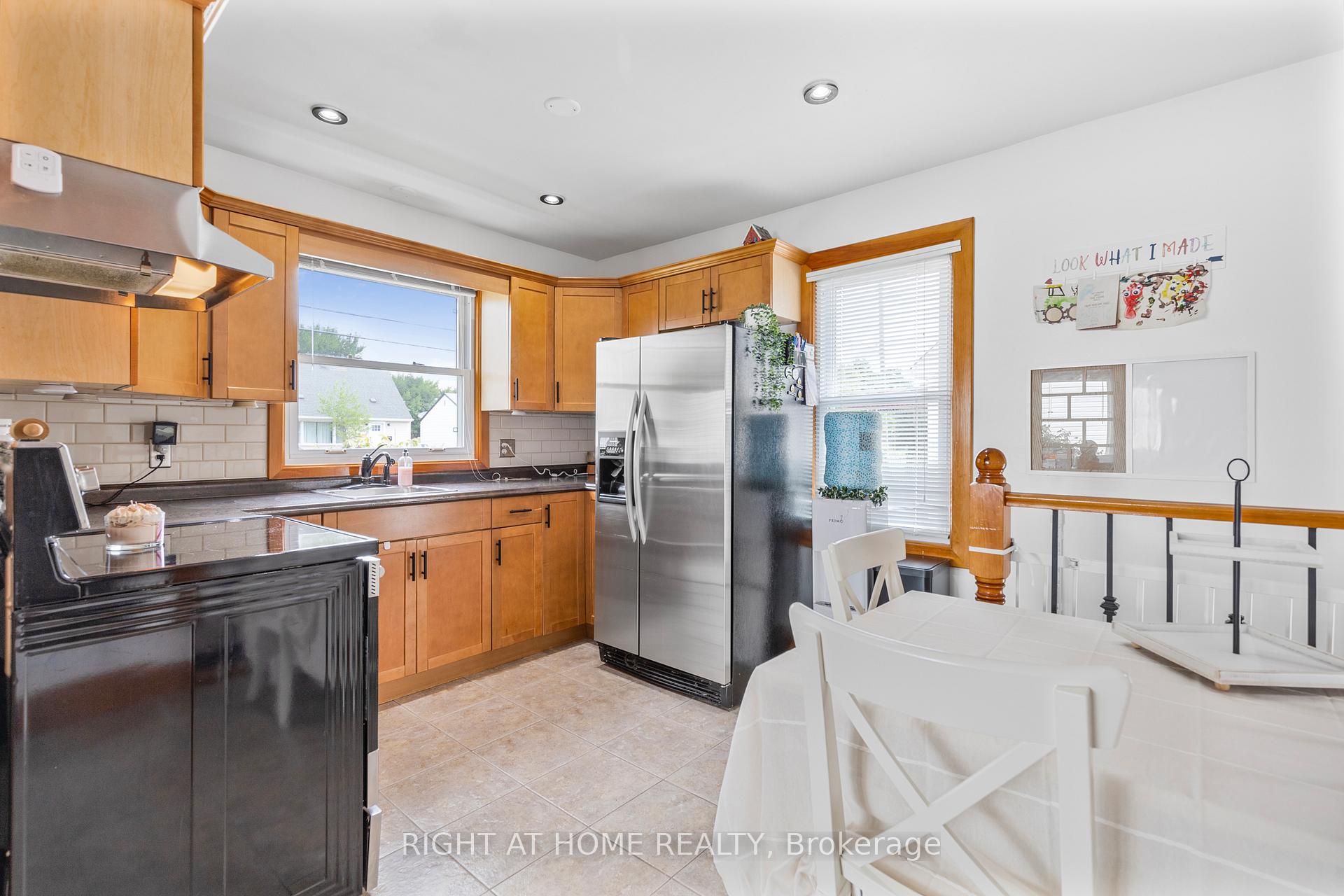 Photo 30 of 8 Admiral Road, St. Catharines, Secord Woods — HOMEH