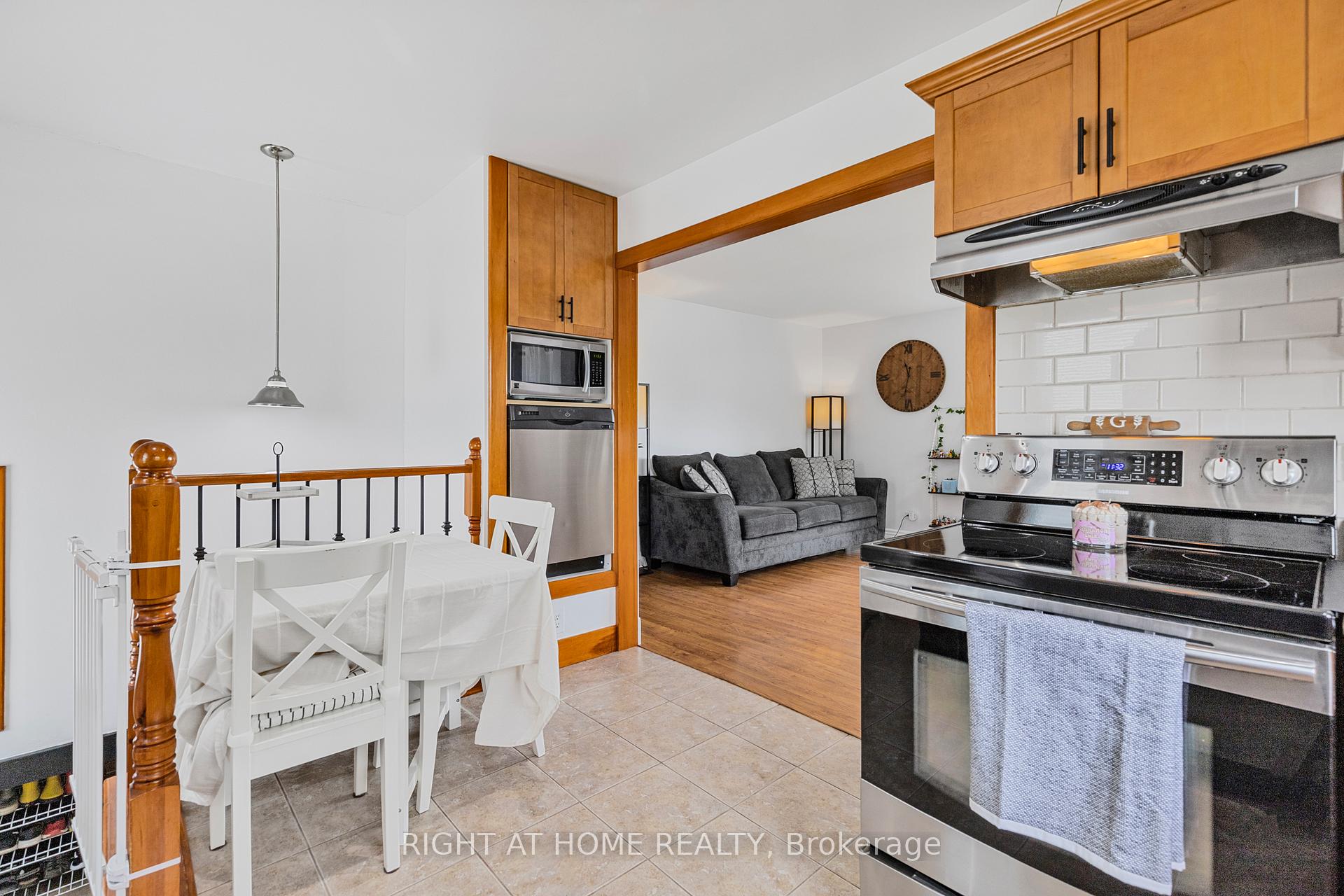 Photo 31 of 8 Admiral Road, St. Catharines, Secord Woods — HOMEH