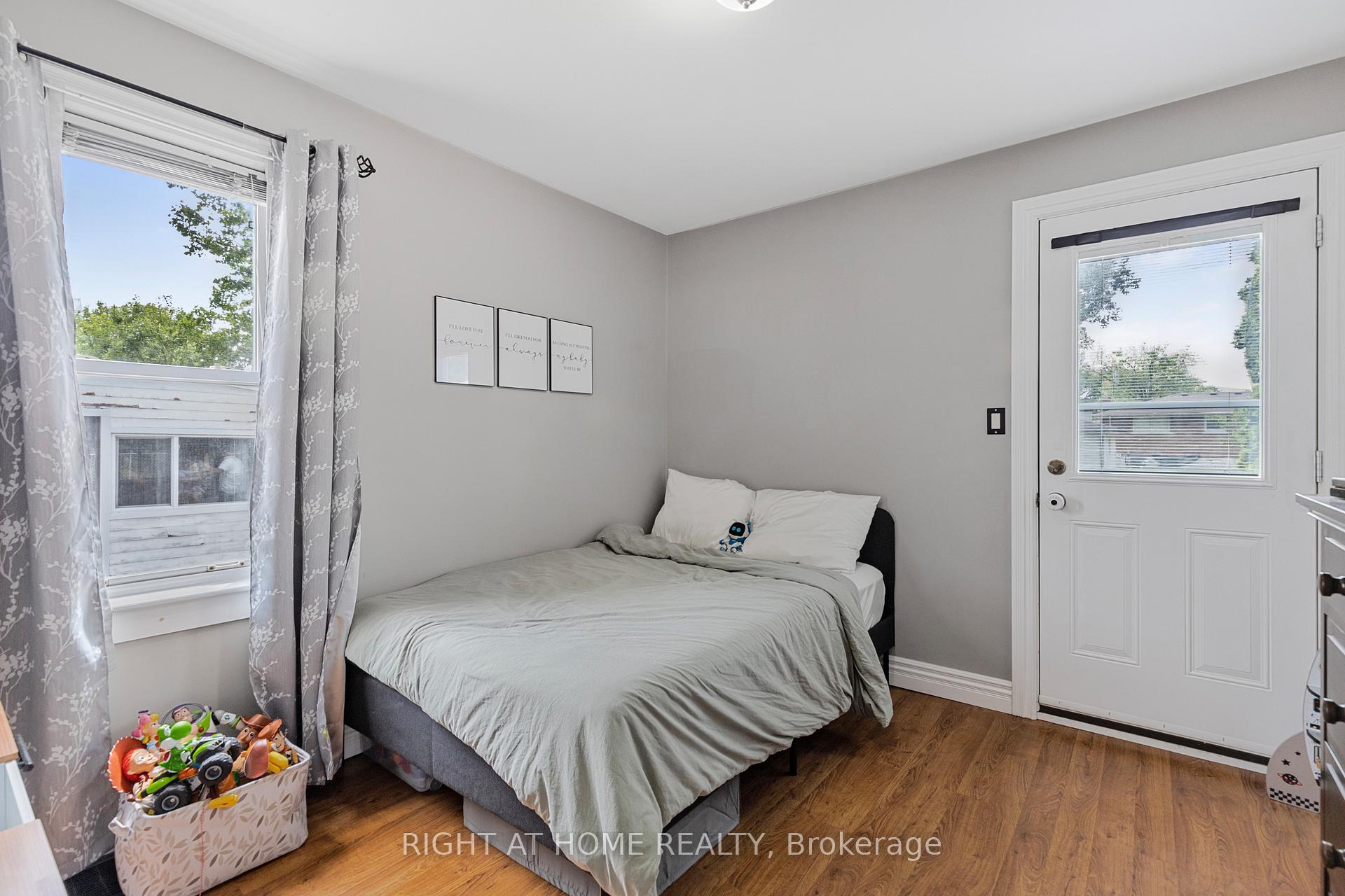 Photo 33 of 8 Admiral Road, St. Catharines, Secord Woods — HOMEH
