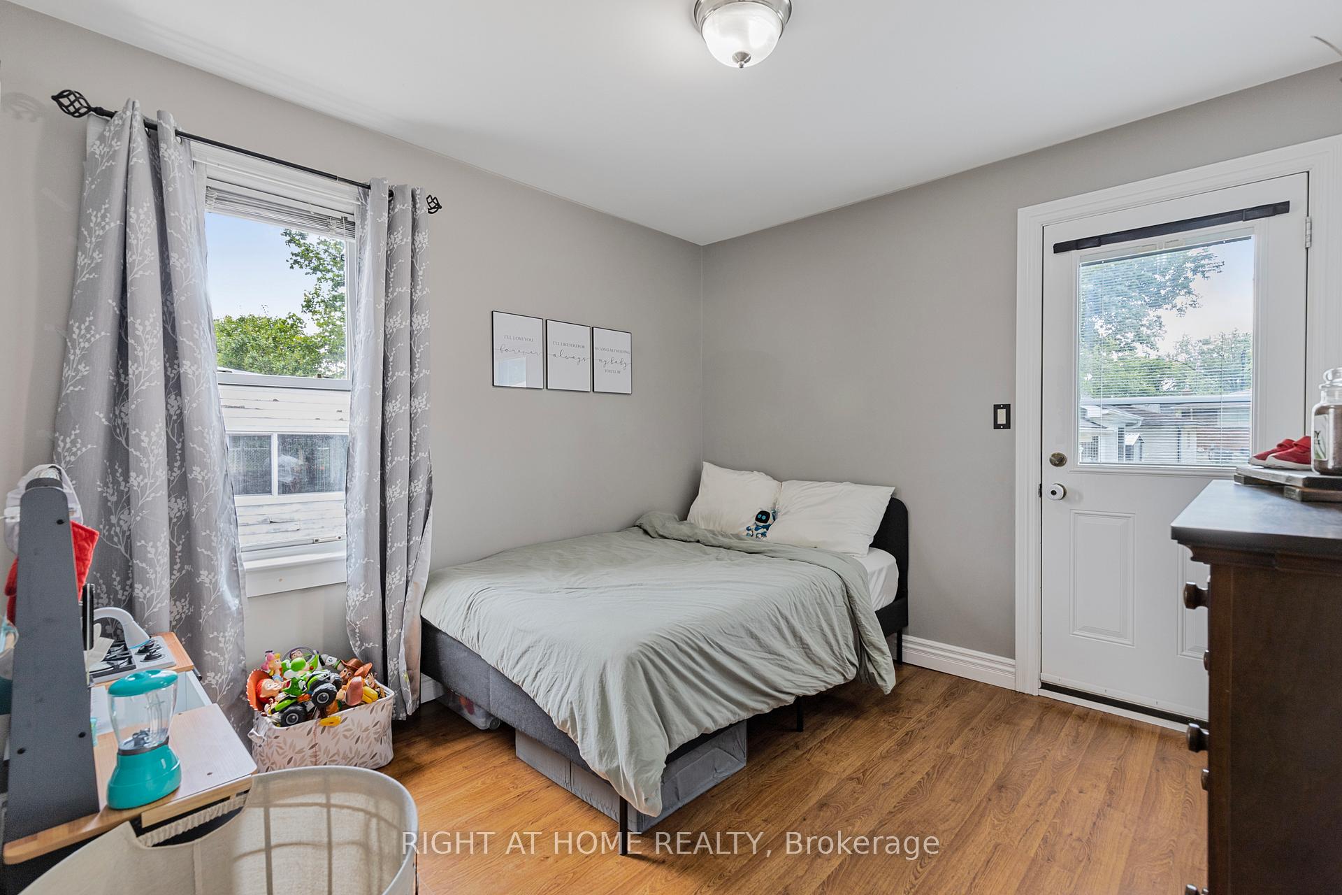 Photo 34 of 8 Admiral Road, St. Catharines, Secord Woods — HOMEH