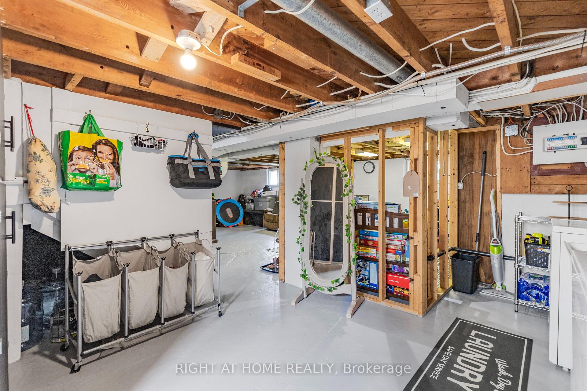 Photo 40 of 8 Admiral Road, St. Catharines, Secord Woods — HOMEH