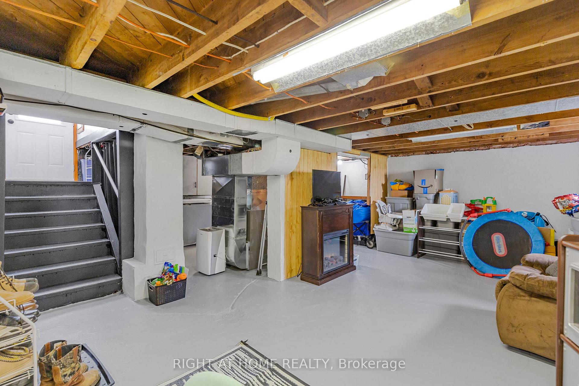 Photo 43 of 8 Admiral Road, St. Catharines, Secord Woods — HOMEH