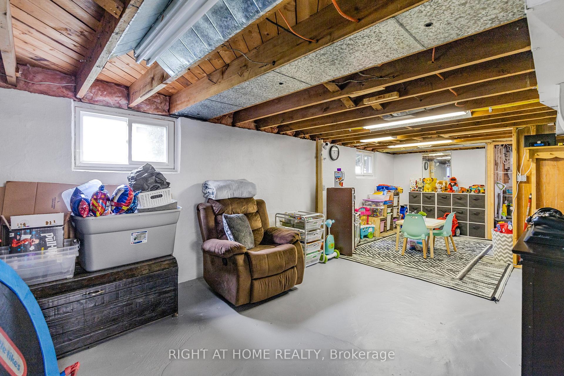 Photo 45 of 8 Admiral Road, St. Catharines, Secord Woods — HOMEH