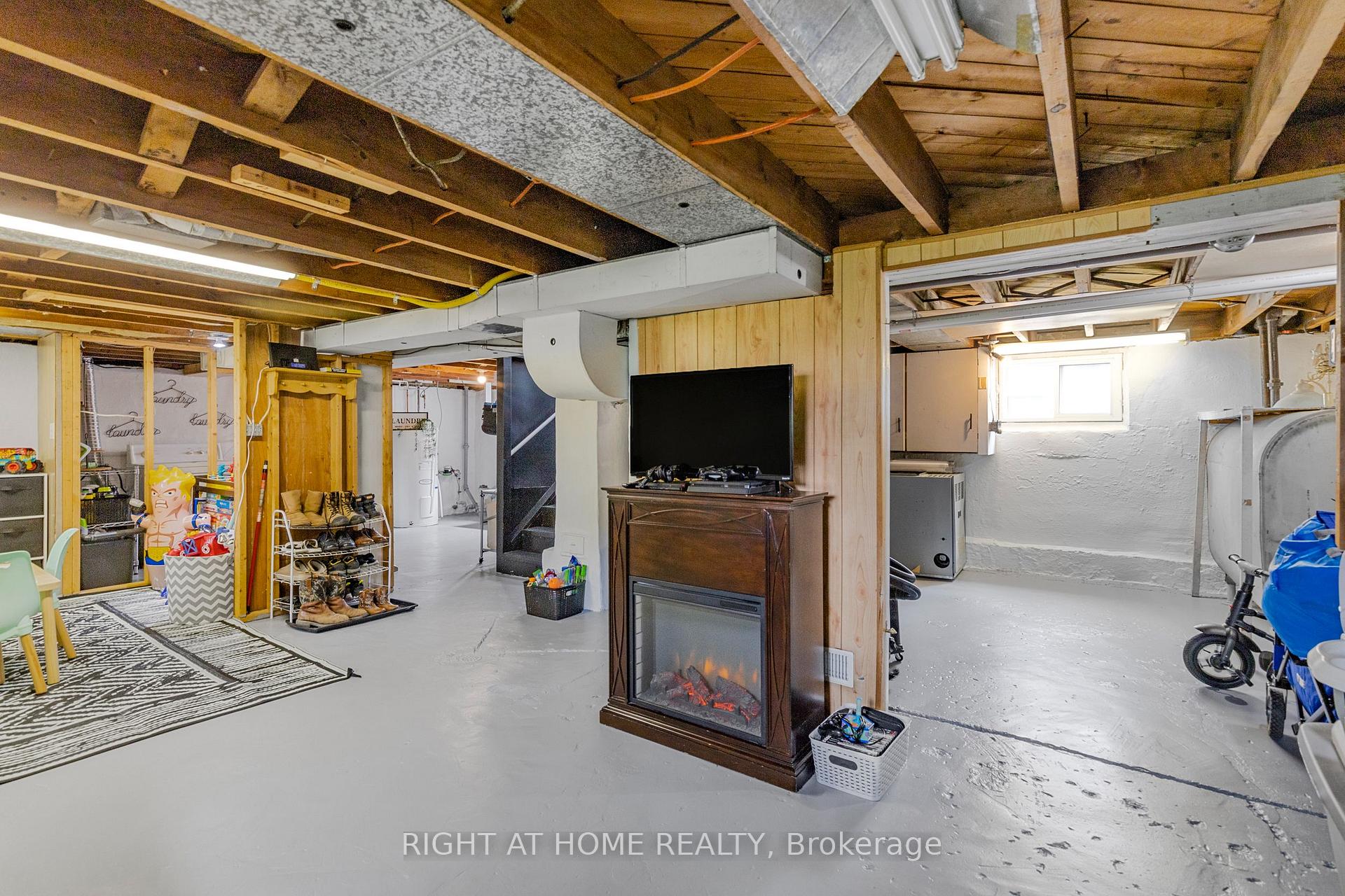 Photo 46 of 8 Admiral Road, St. Catharines, Secord Woods — HOMEH