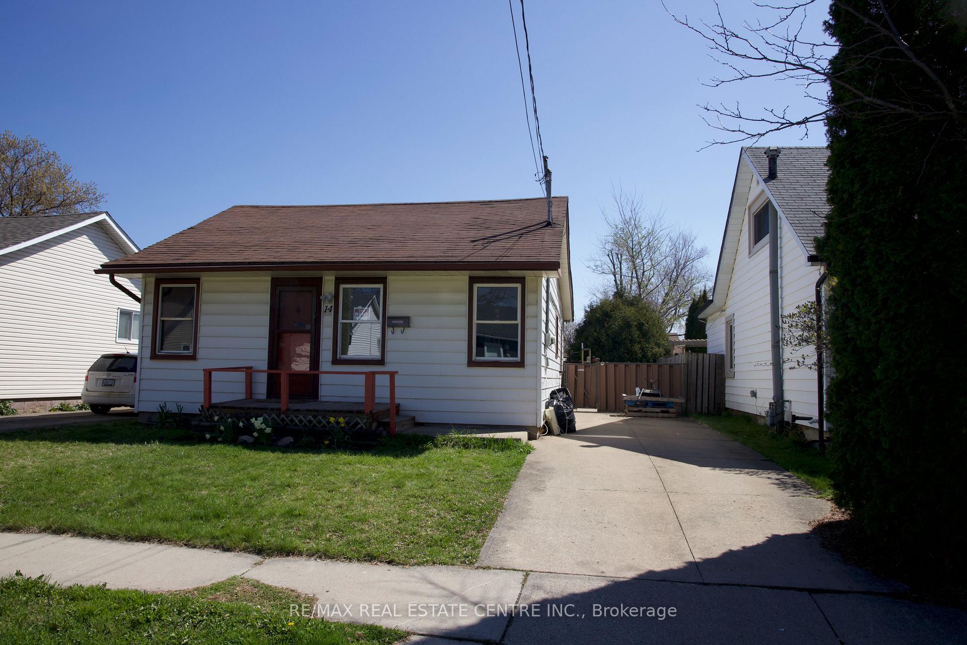 Photo 1 of 14 Parkview Road N, St. Catharines, Facer — HOMEH
