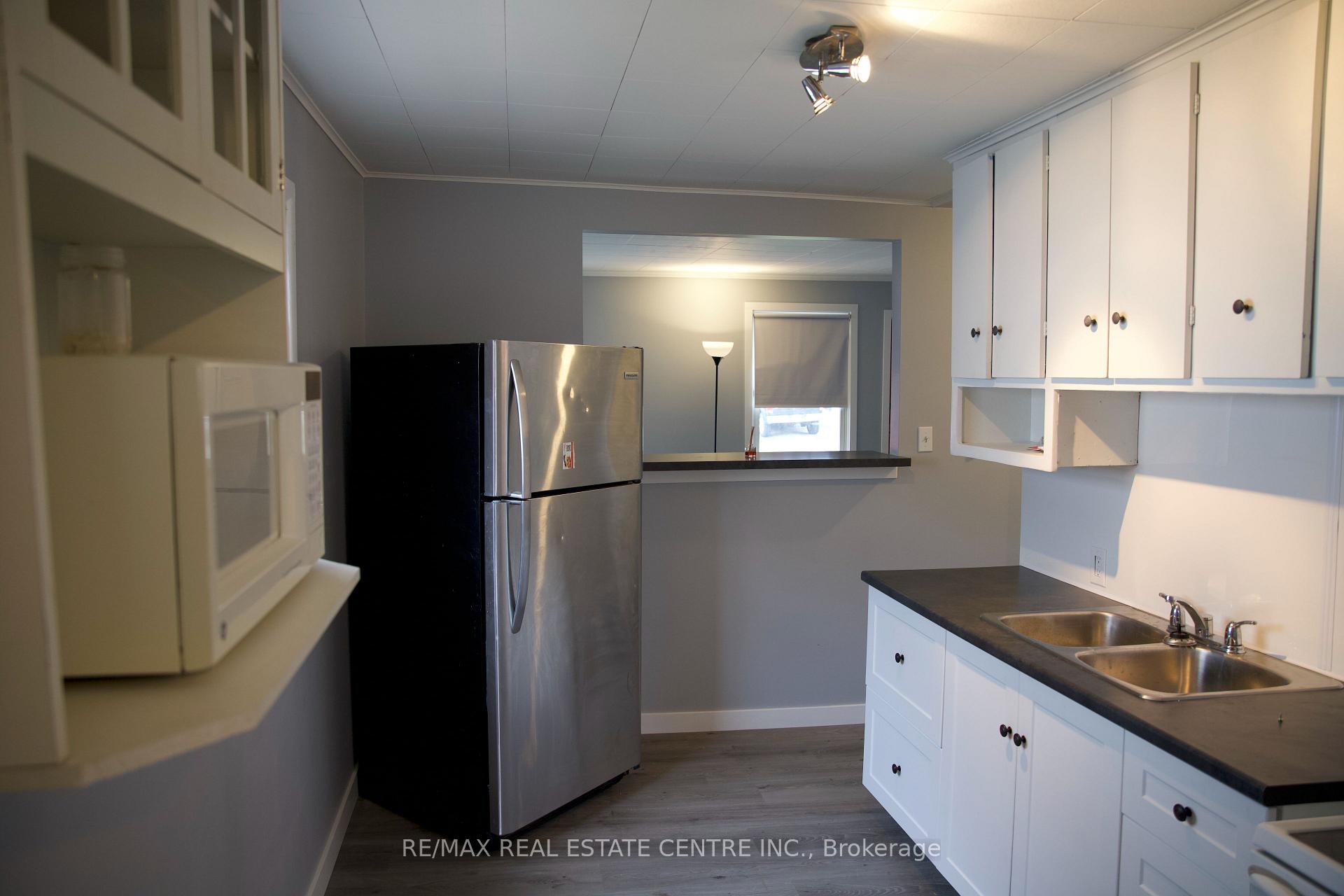Photo 2 of 14 Parkview Road N, St. Catharines, Facer — HOMEH