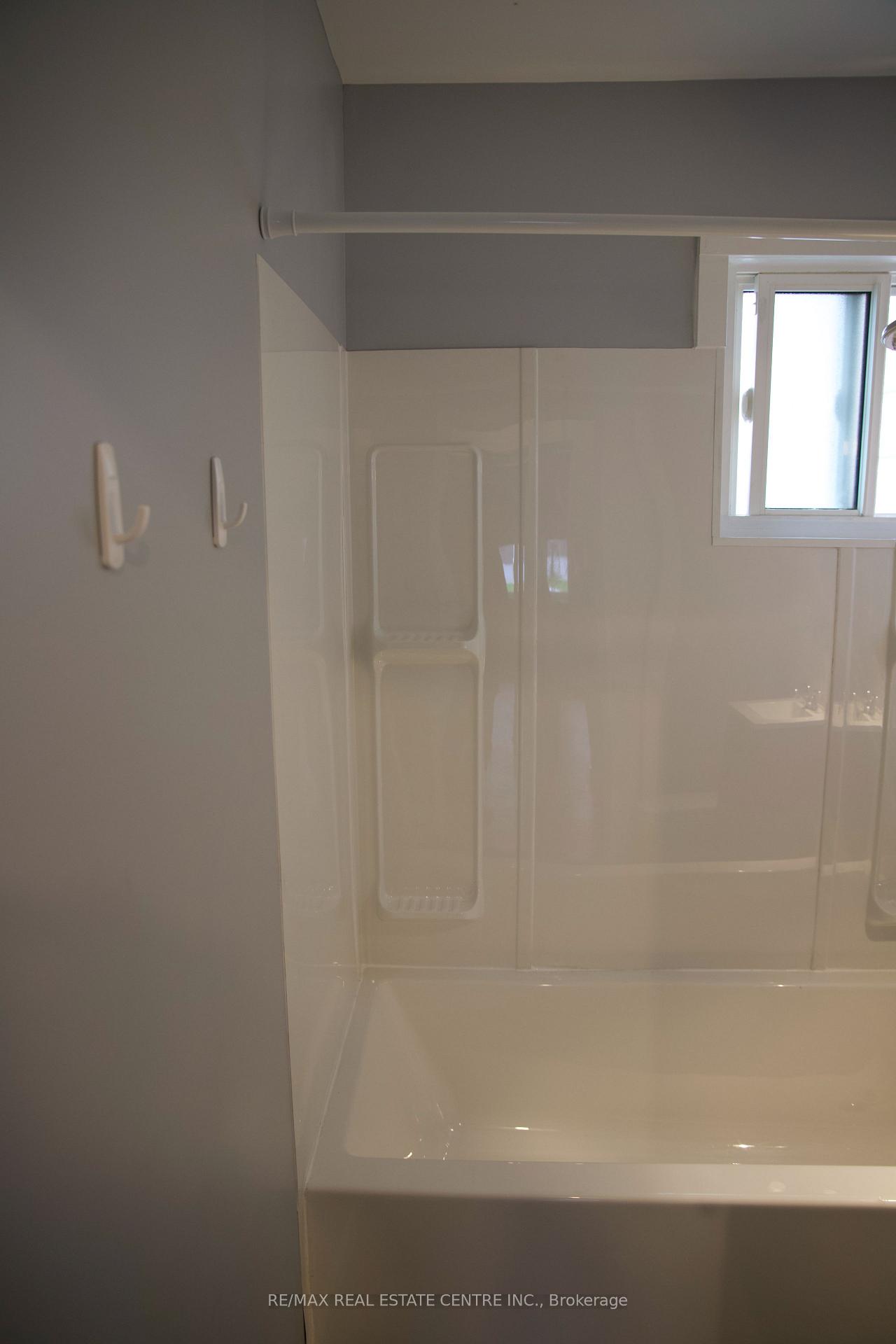Photo 5 of 14 Parkview Road N, St. Catharines, Facer — HOMEH