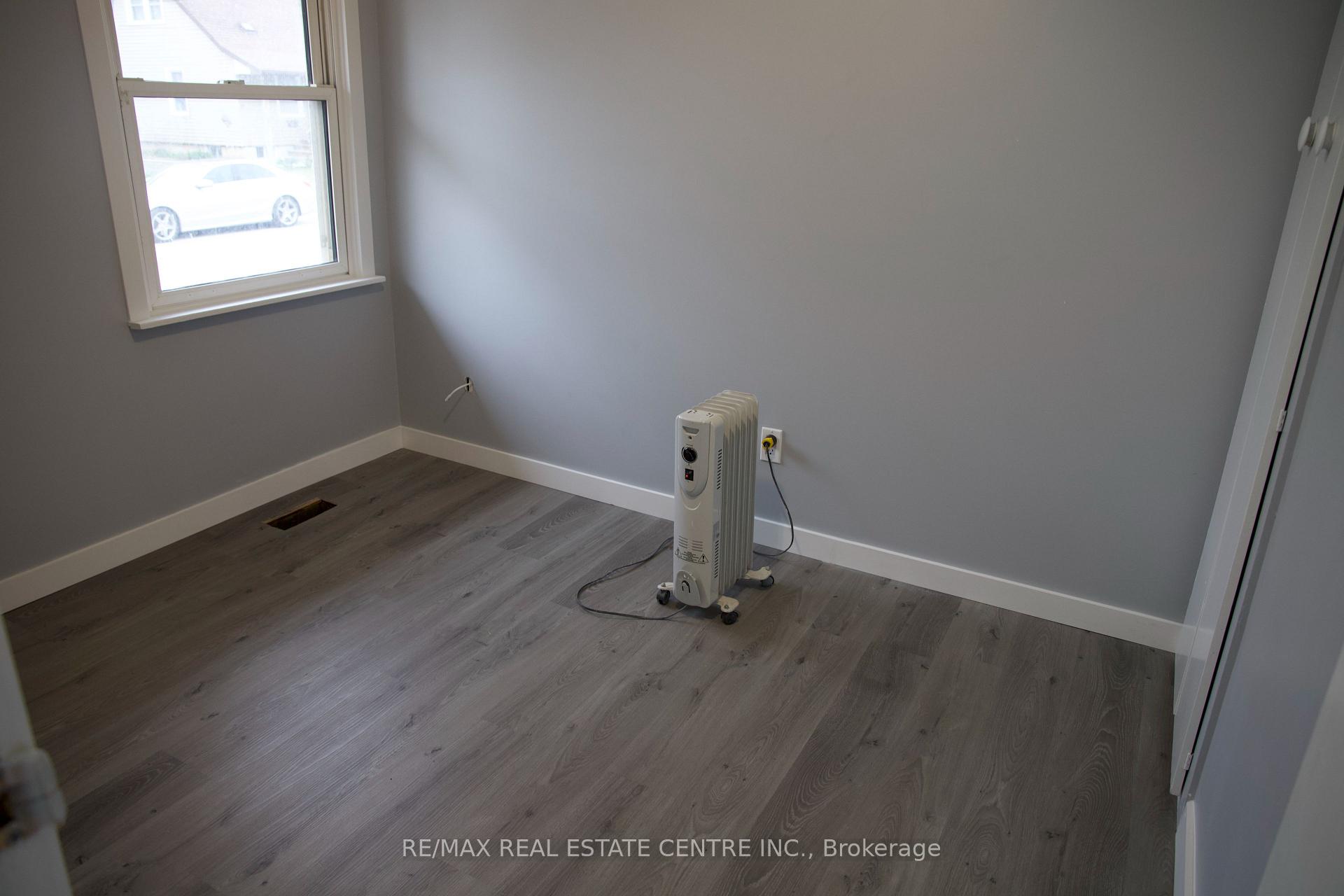 Photo 6 of 14 Parkview Road N, St. Catharines, Facer — HOMEH