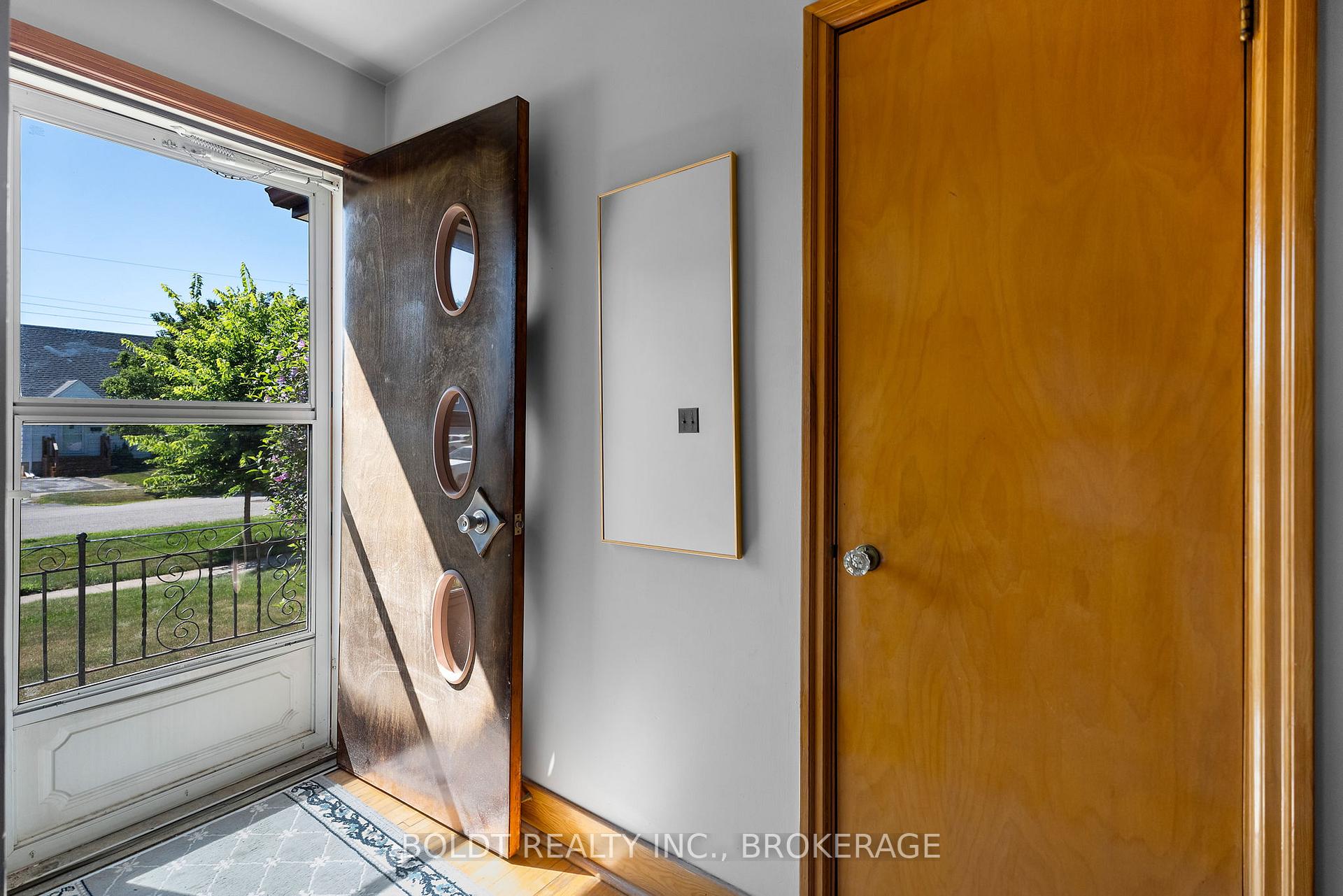 Photo 6 of 40 Else Street, St. Catharines, Vine/Linwell — HOMEH
