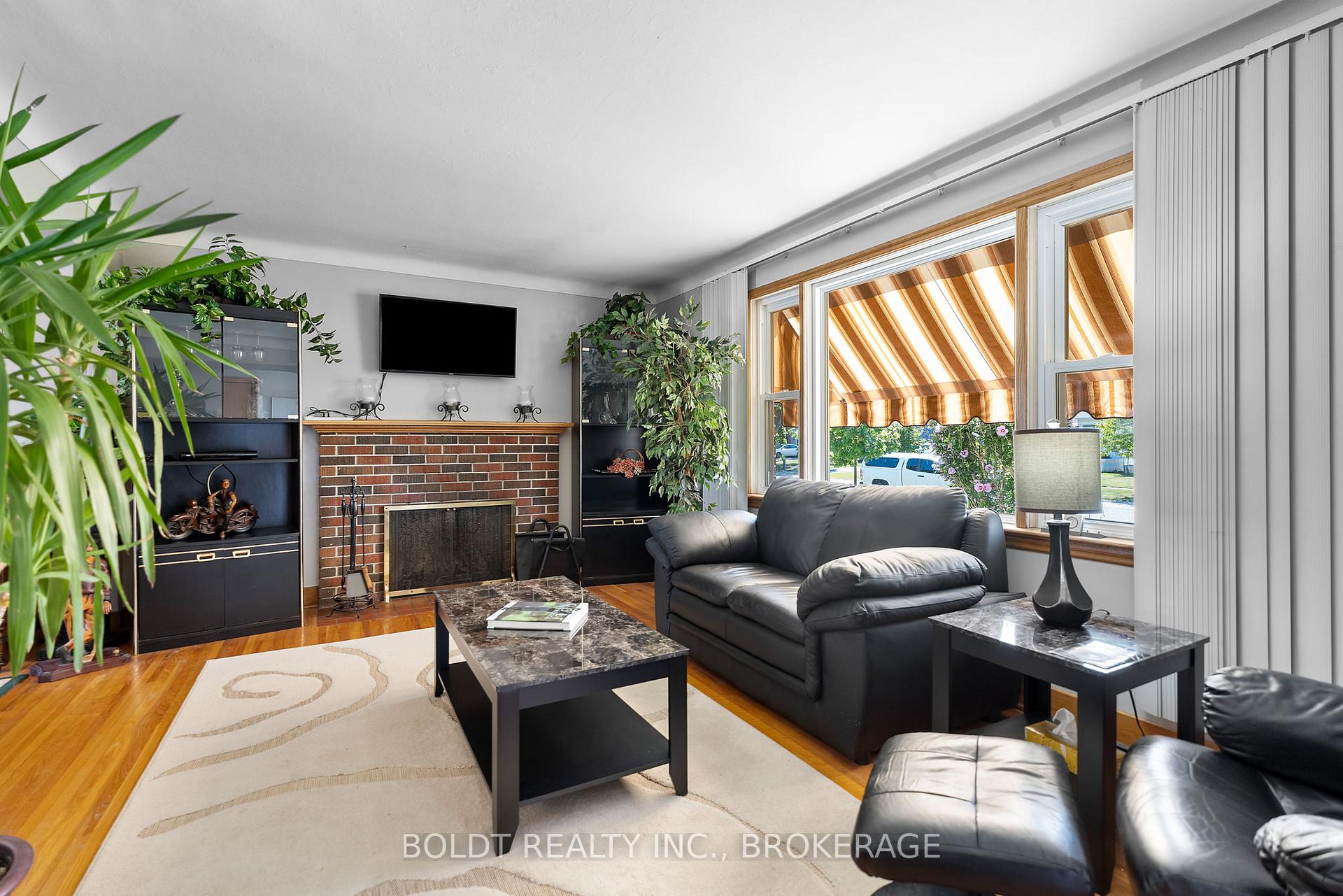 Photo 9 of 40 Else Street, St. Catharines, Vine/Linwell — HOMEH