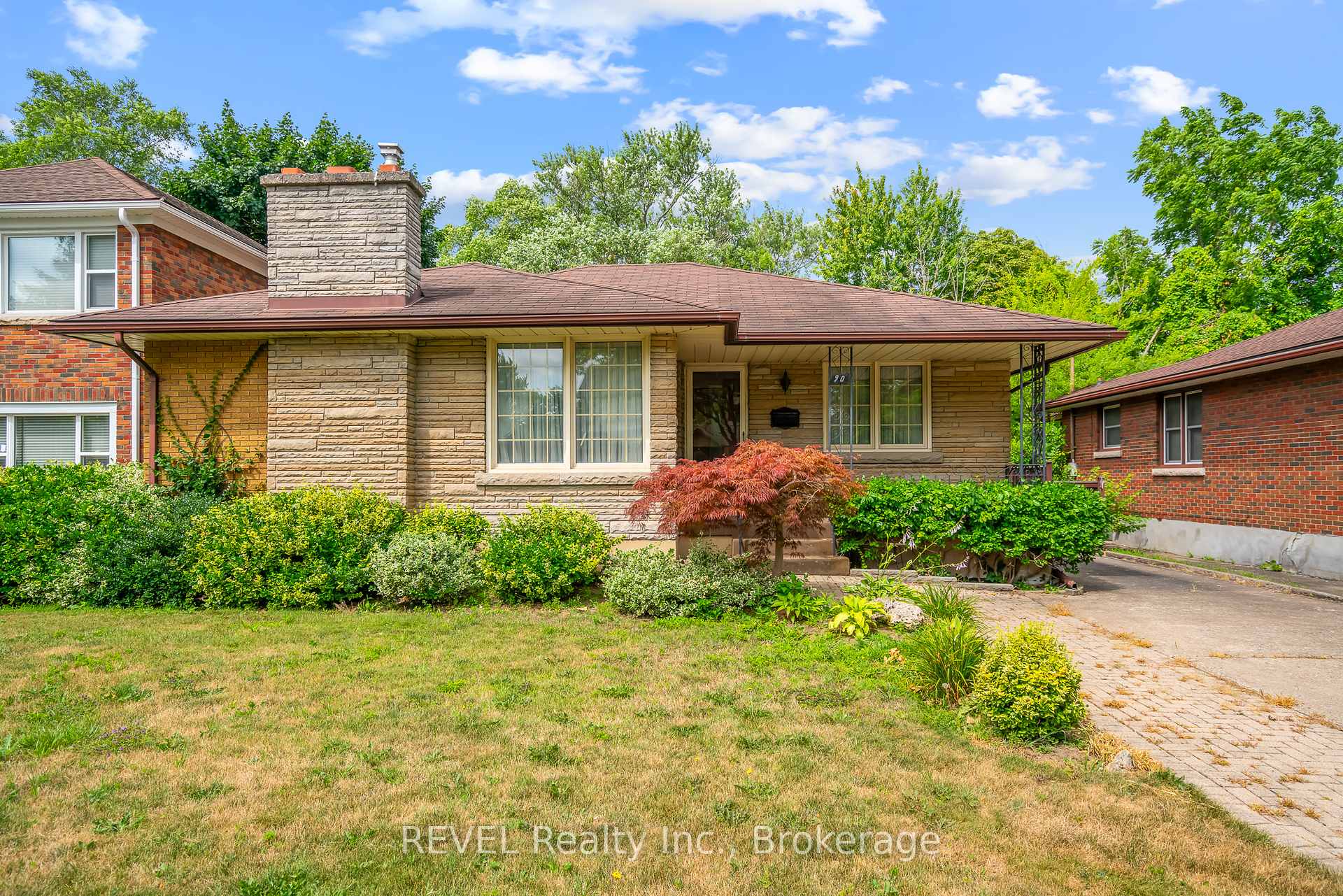 Photo 3 of 90 Glenridge Avenue, St. Catharines, Old Glenridge — HOMEH