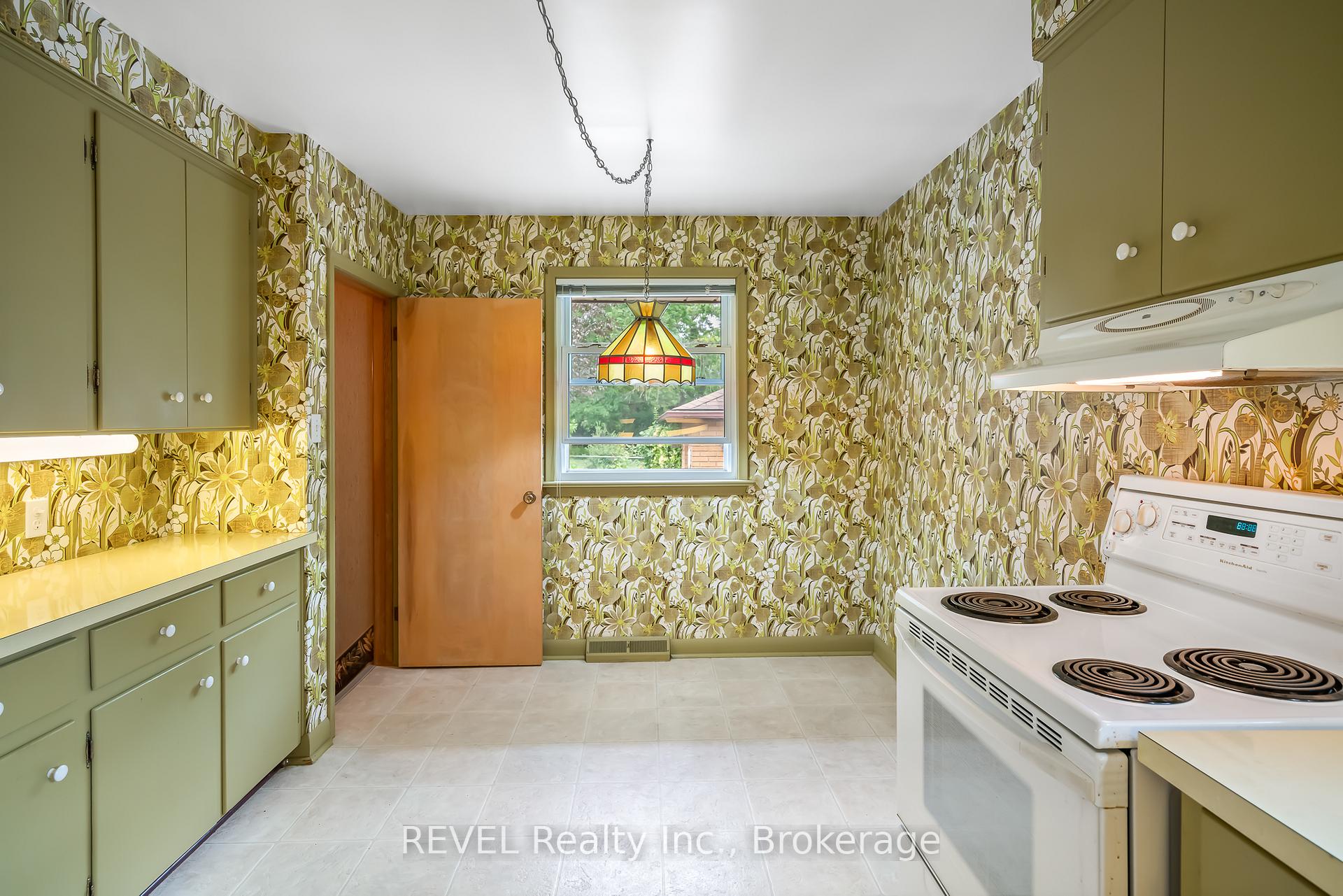 Photo 12 of 90 Glenridge Avenue, St. Catharines, Old Glenridge — HOMEH