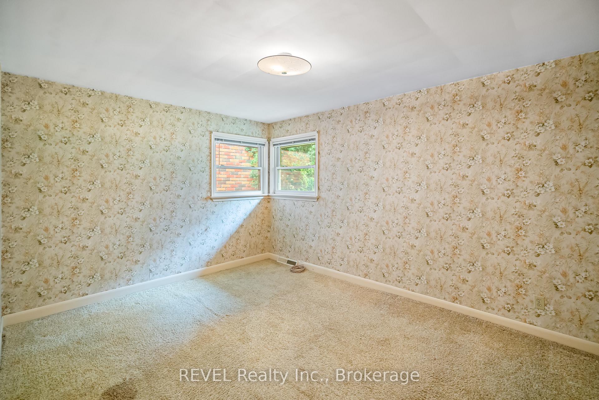 Photo 14 of 90 Glenridge Avenue, St. Catharines, Old Glenridge — HOMEH