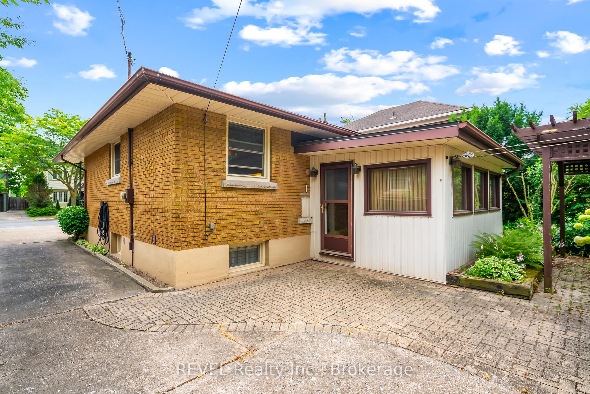 Photo 25 of 90 Glenridge Avenue, St. Catharines, Old Glenridge — HOMEH