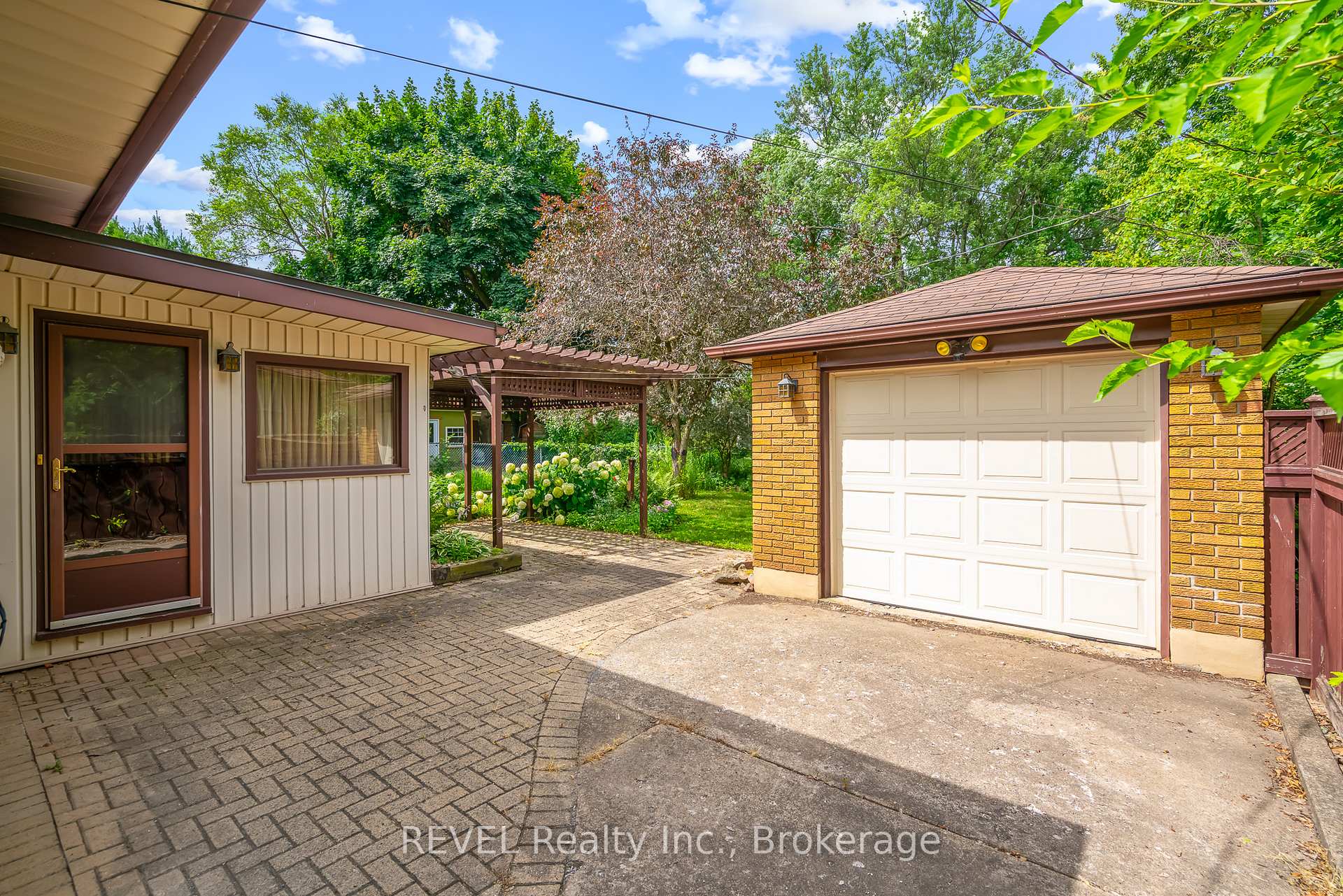 Photo 26 of 90 Glenridge Avenue, St. Catharines, Old Glenridge — HOMEH