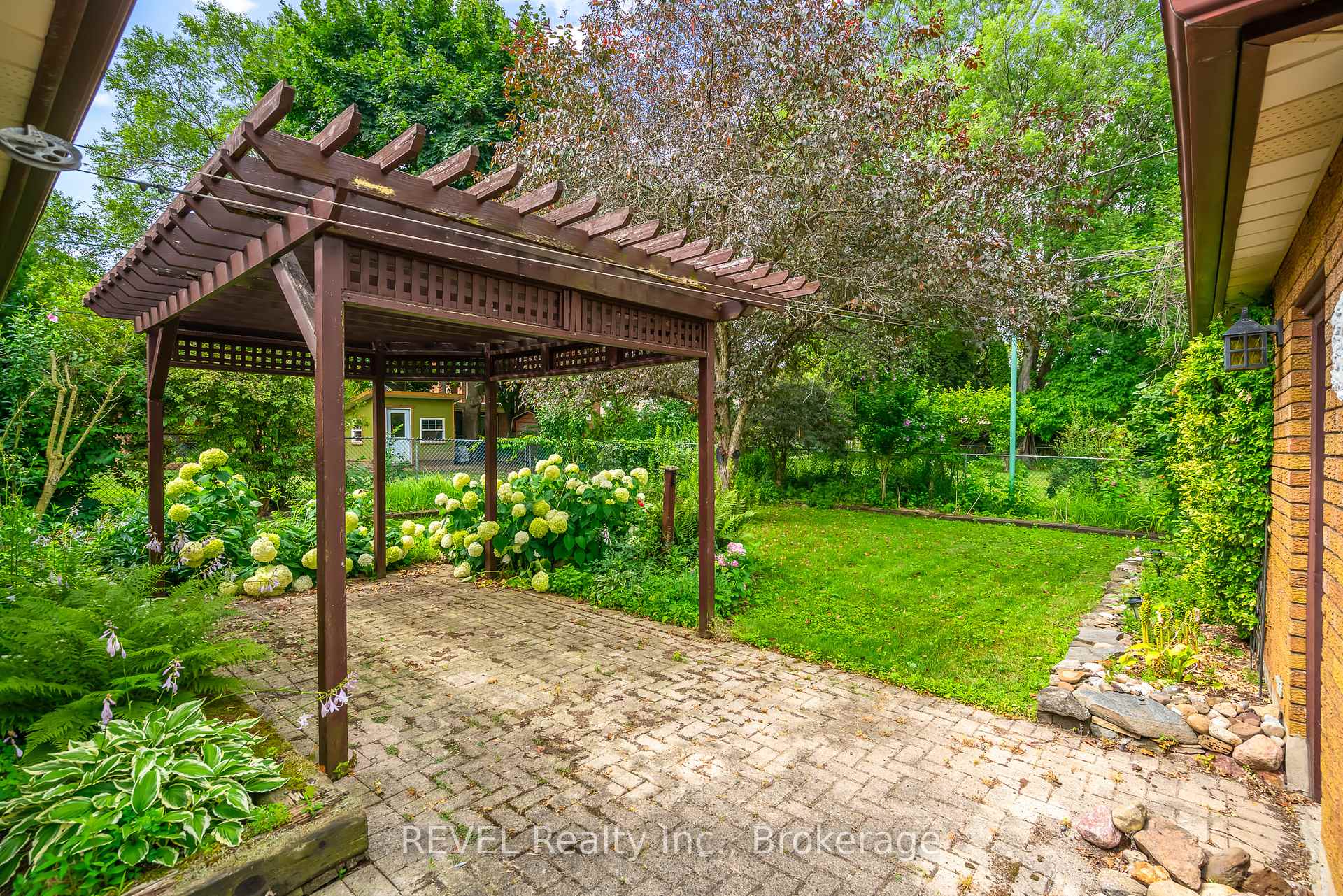 Photo 28 of 90 Glenridge Avenue, St. Catharines, Old Glenridge — HOMEH