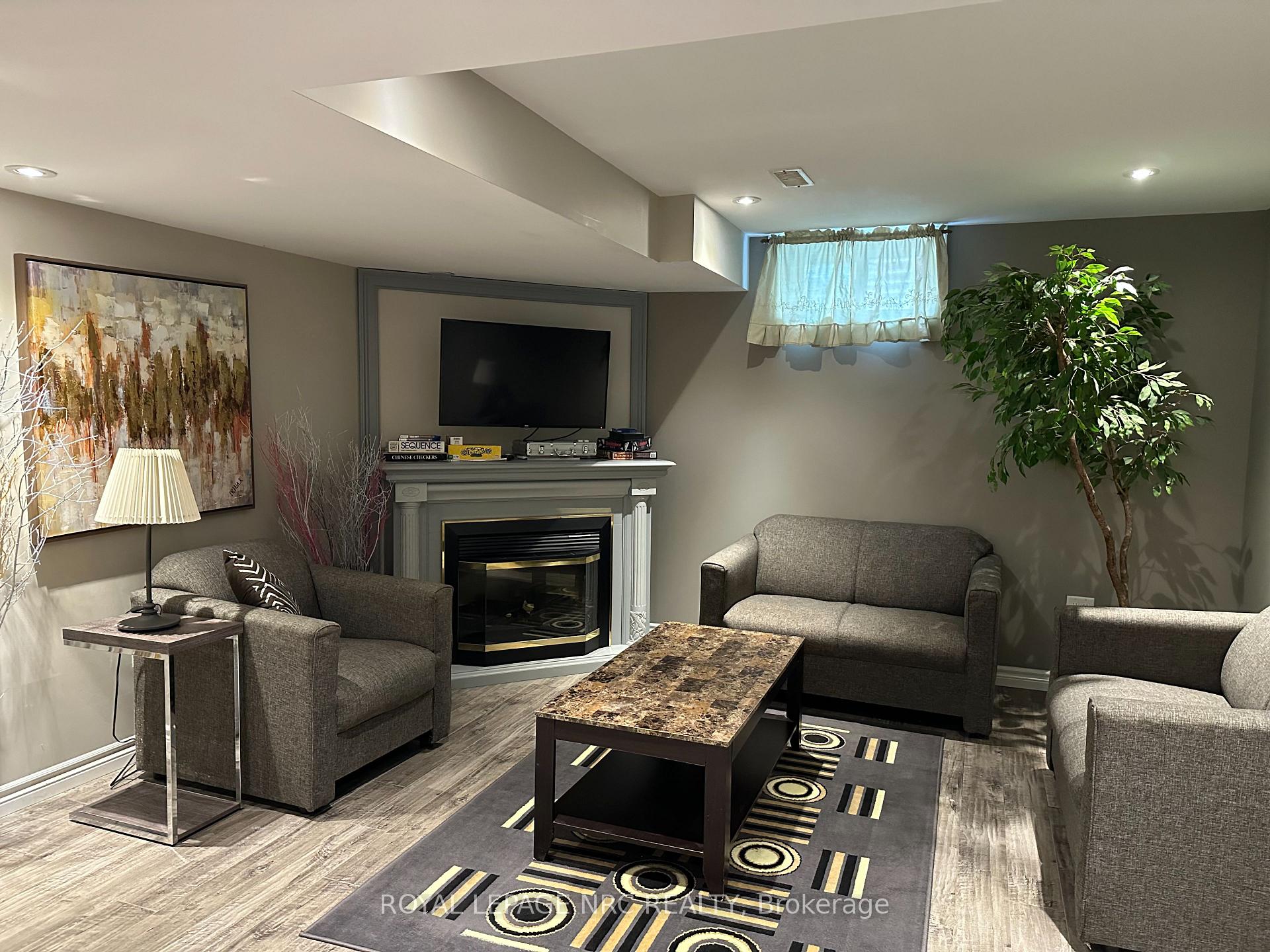 Photo 4 of 53 Permilla Street, St. Catharines, Ridley — HOMEH