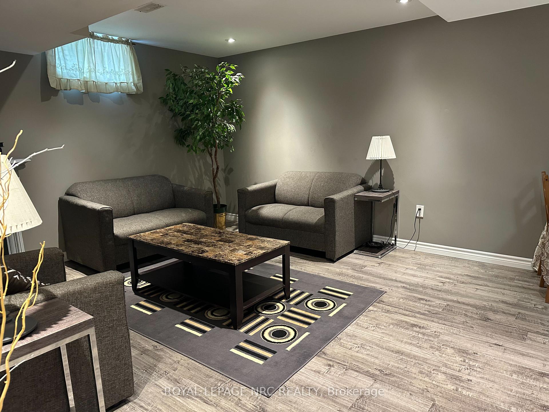 Photo 8 of 53 Permilla Street, St. Catharines, Ridley — HOMEH